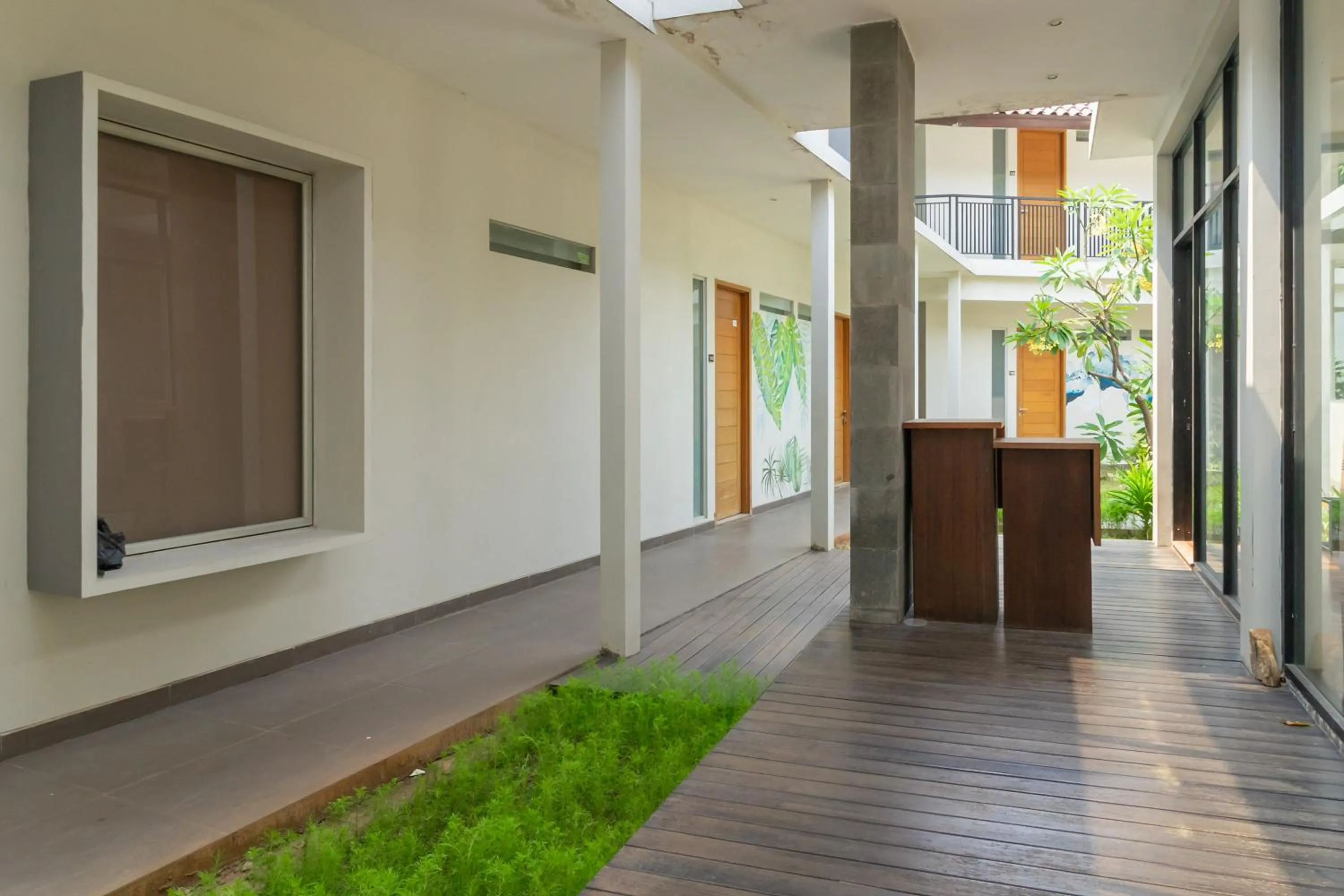 Property building in RedDoorz near Transmart Kalimalang