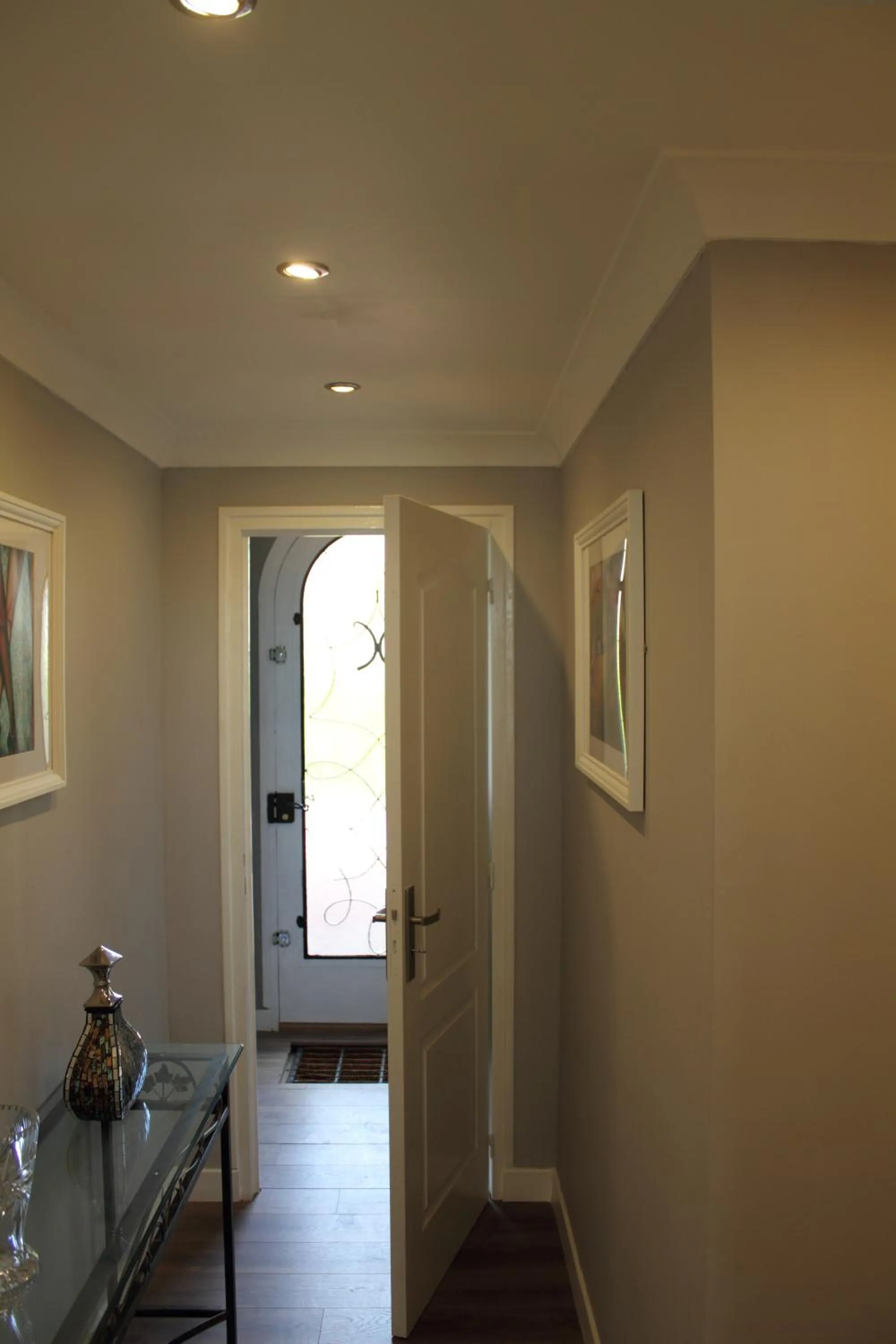 Facade/entrance in Le Potier Jovial