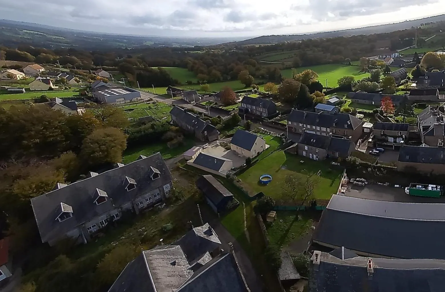 Property building in Le Potier Jovial