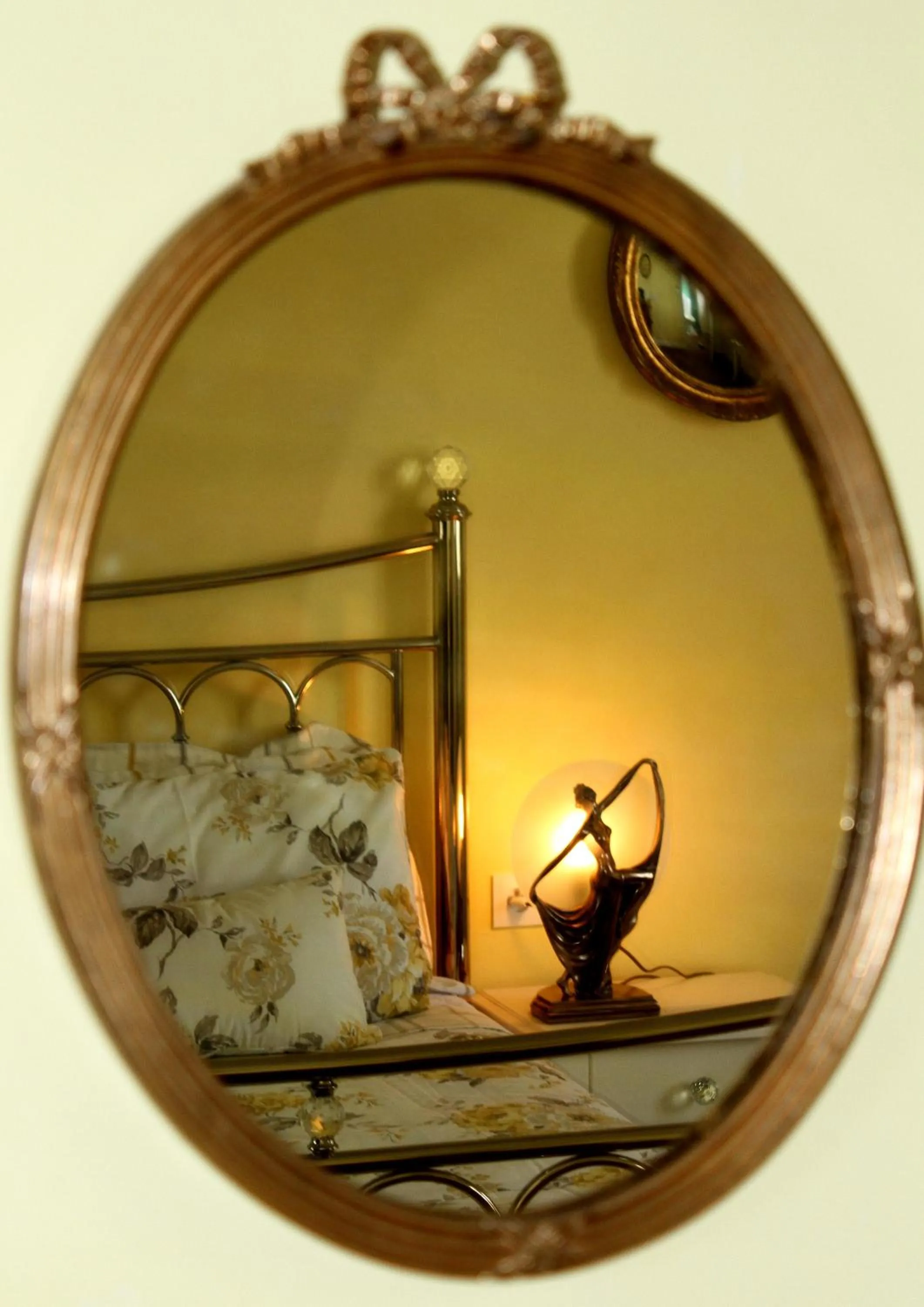 Decorative detail in Le Potier Jovial