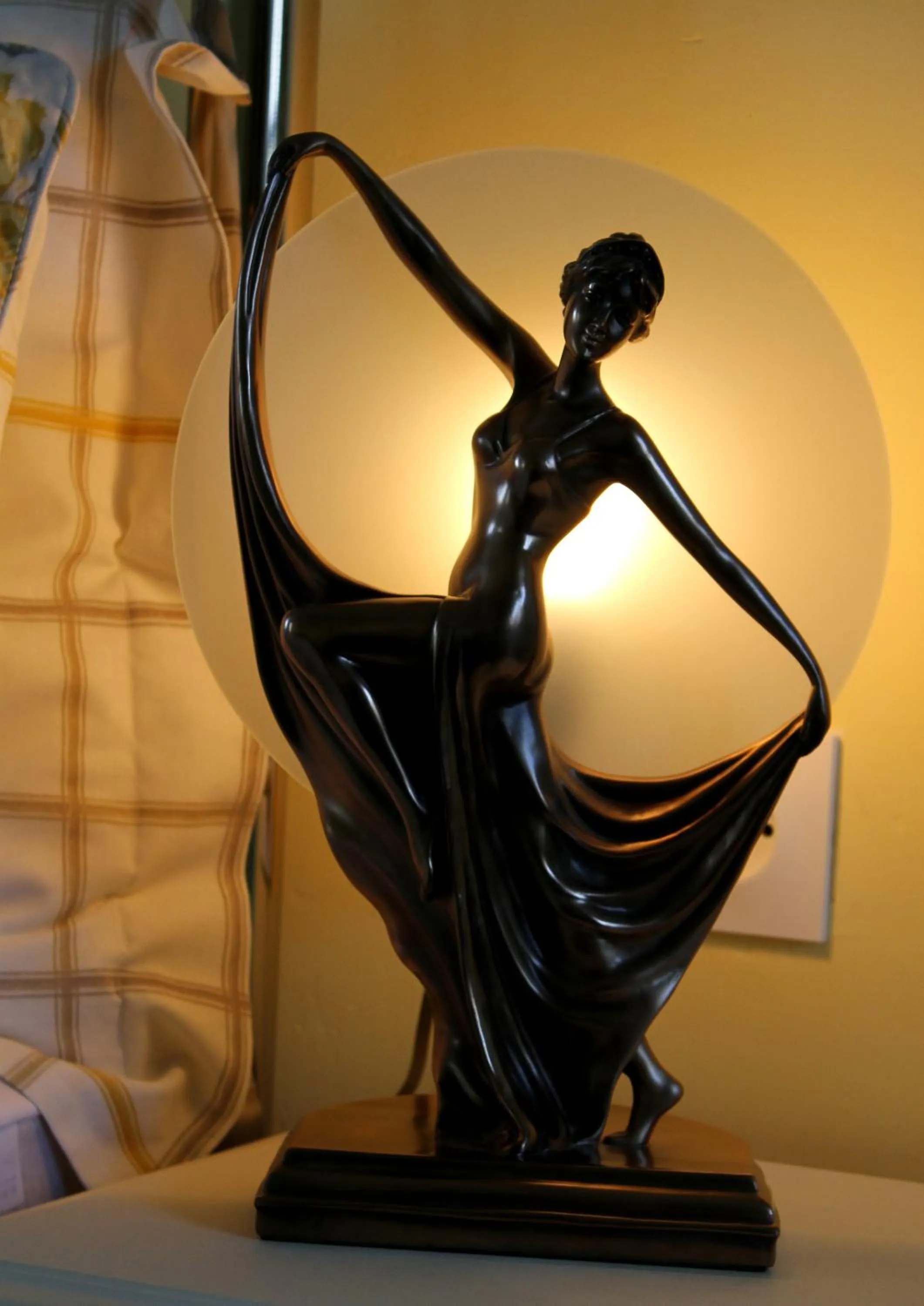 Decorative detail in Le Potier Jovial