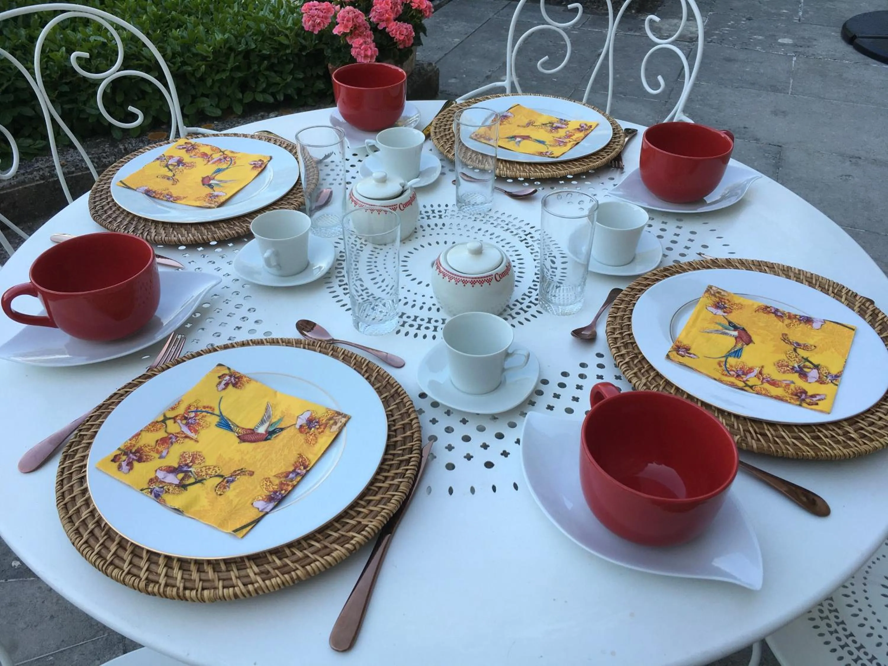 Breakfast in Château de Praslins