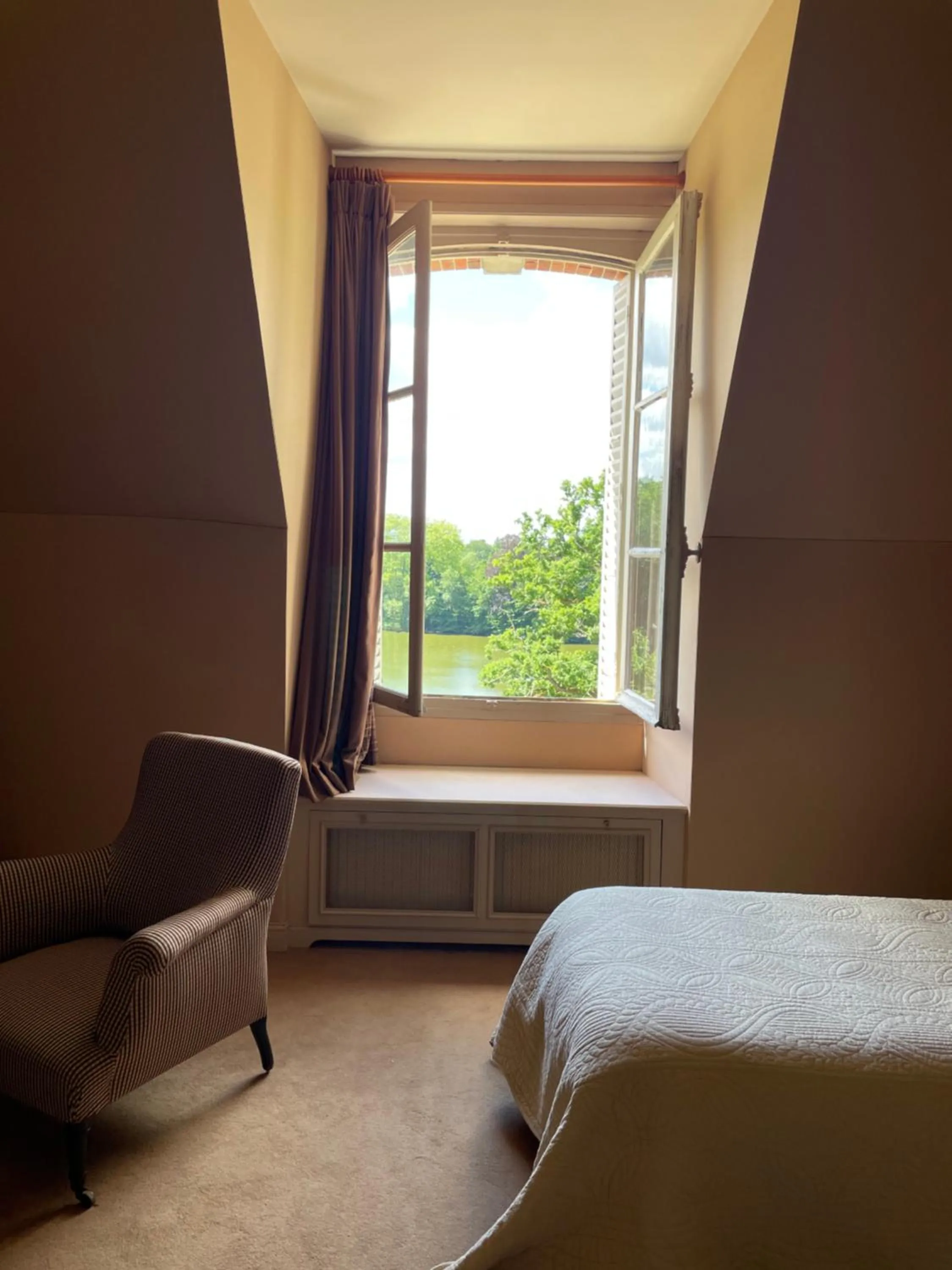 Bed in Château de Praslins