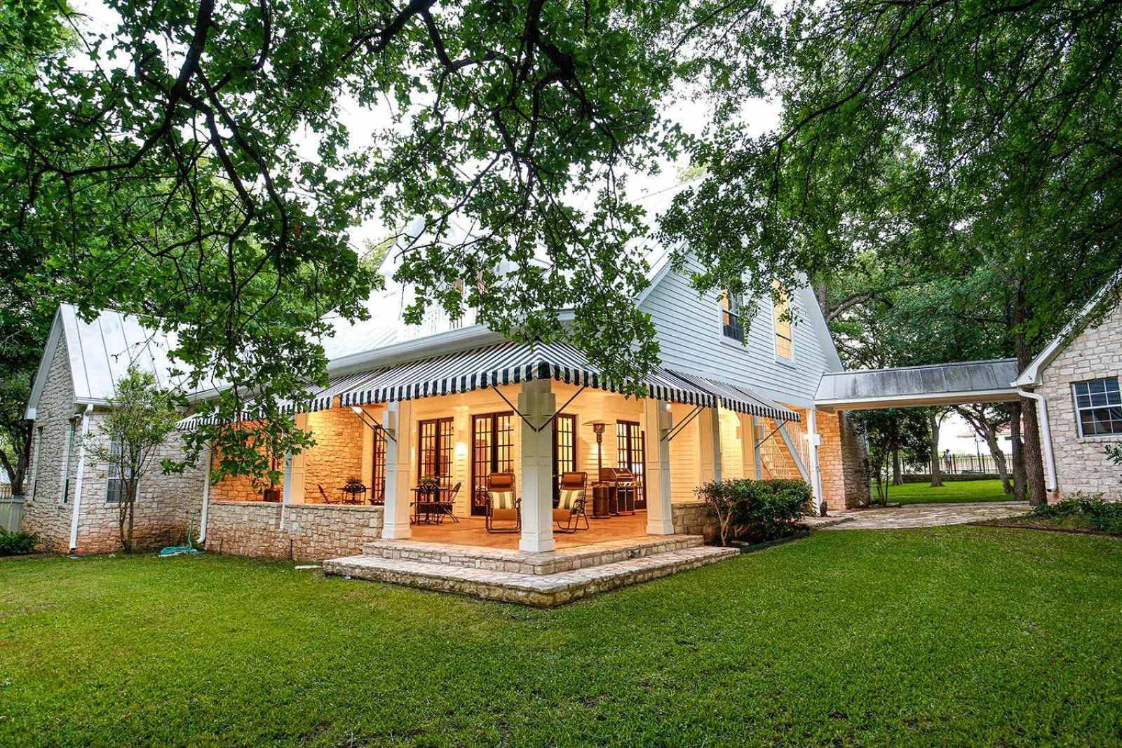 Luxury Golf Course Private Retreat with Heated Swimming Pool