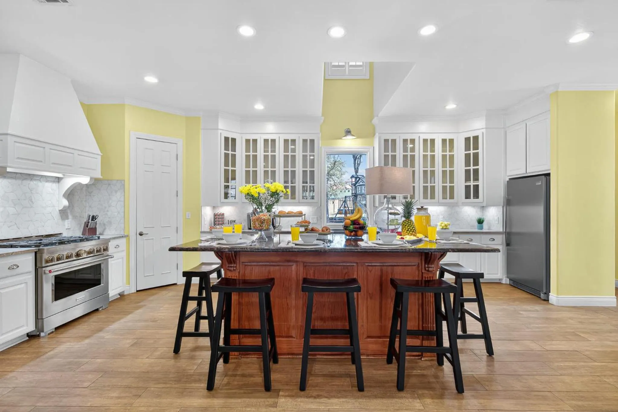 Luxury Golf Course Private Retreat with Heated Swimming Pool