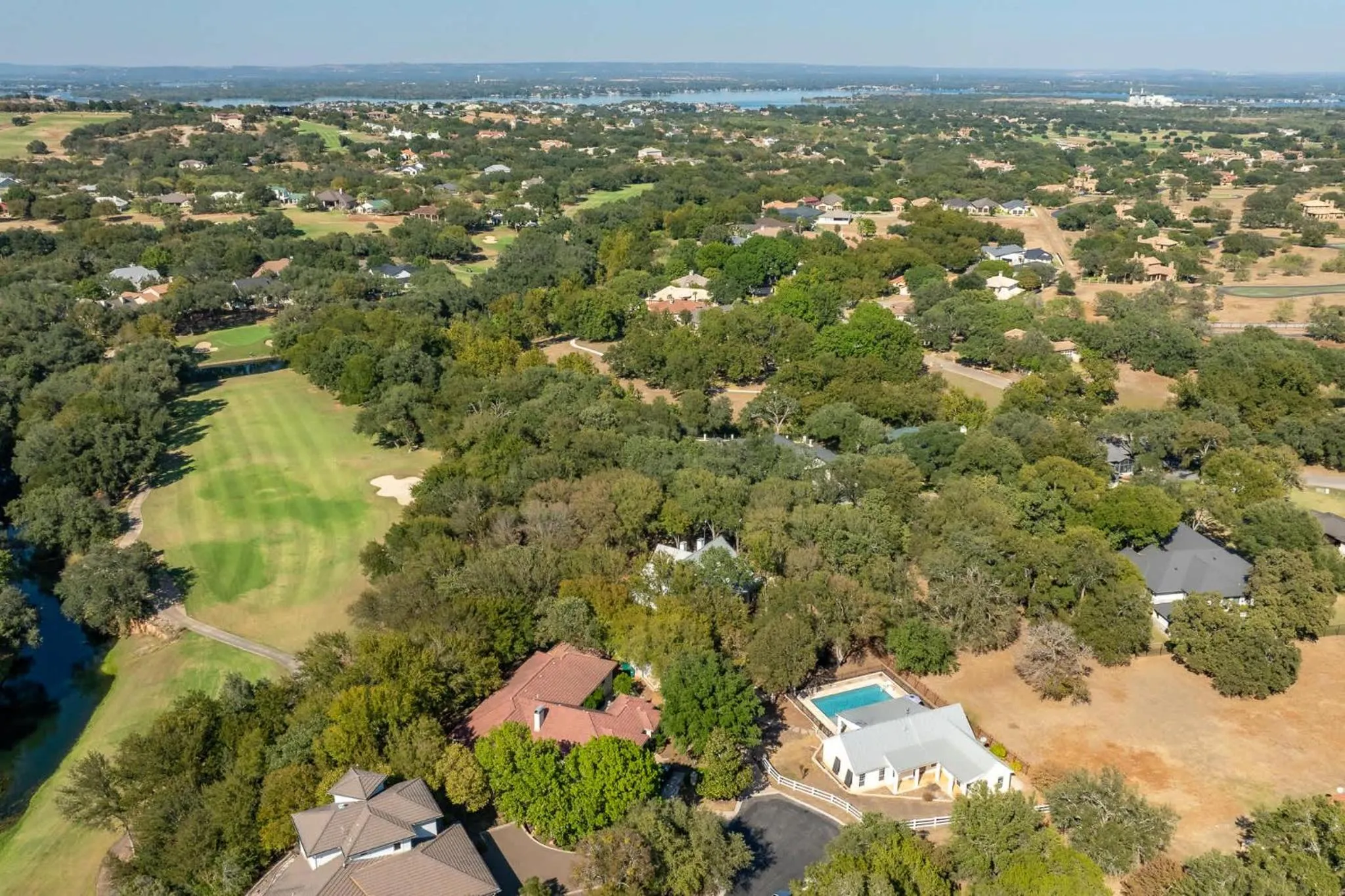 Luxury Golf Course Private Retreat with Heated Swimming Pool