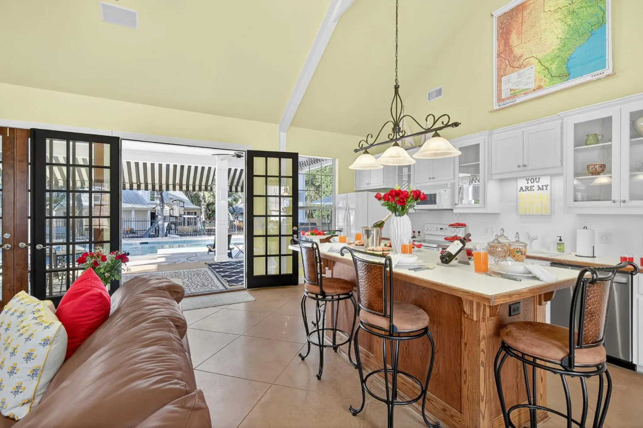 Luxury Golf Course Private Retreat with Heated Swimming Pool