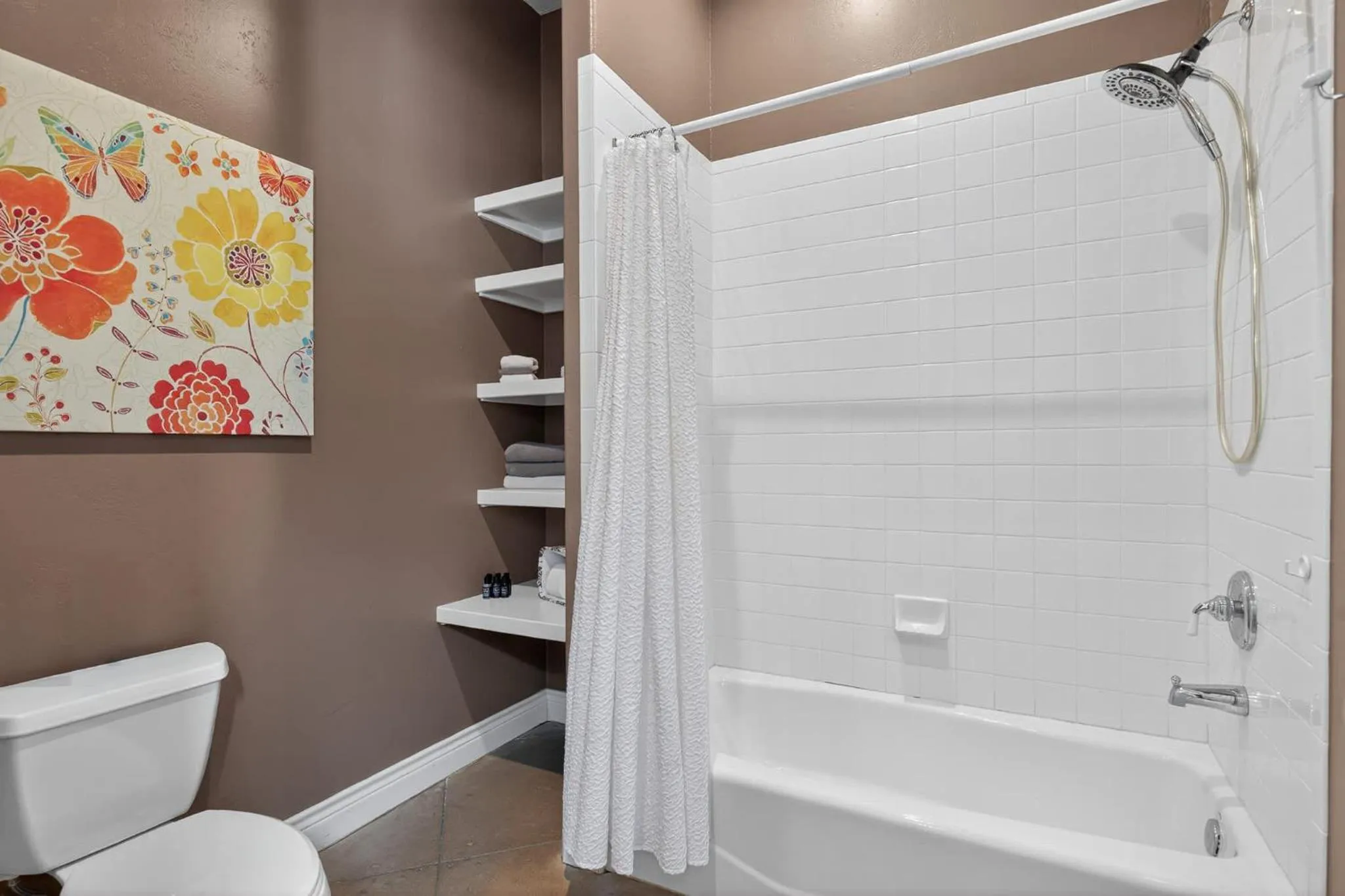 Luxury Golf Course Private Retreat with Heated Swimming Pool