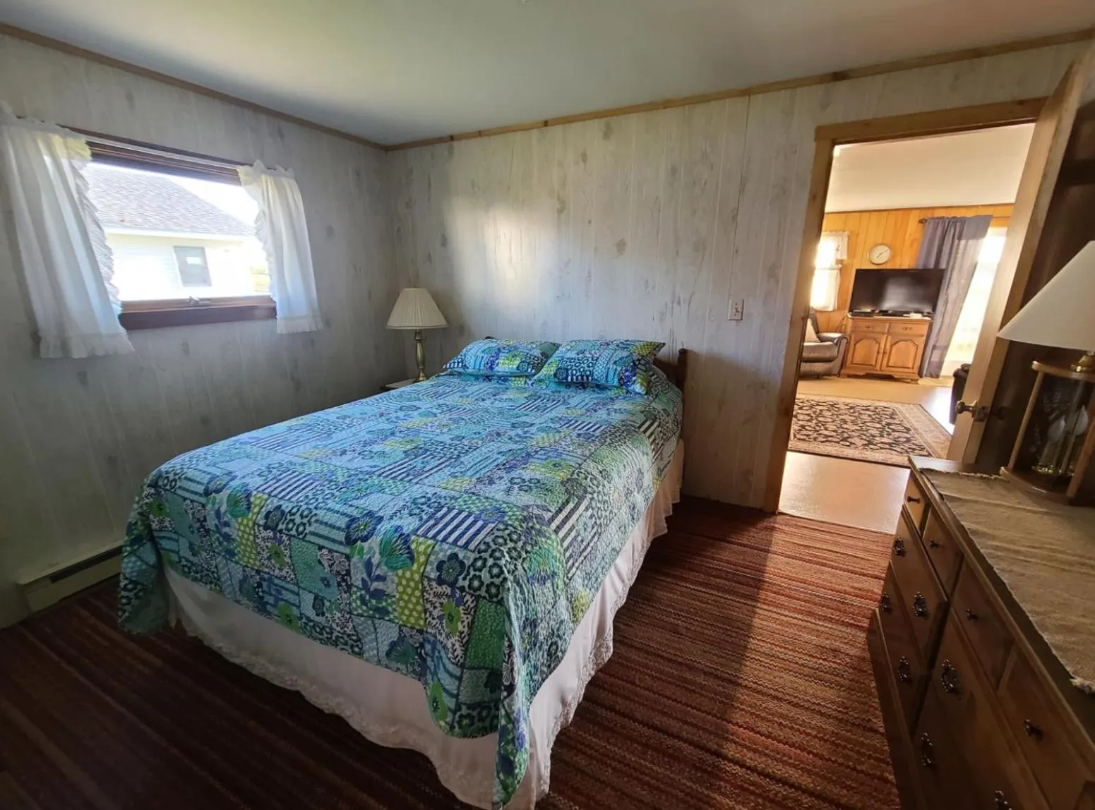 Bed in Moody's Motel and Cottages