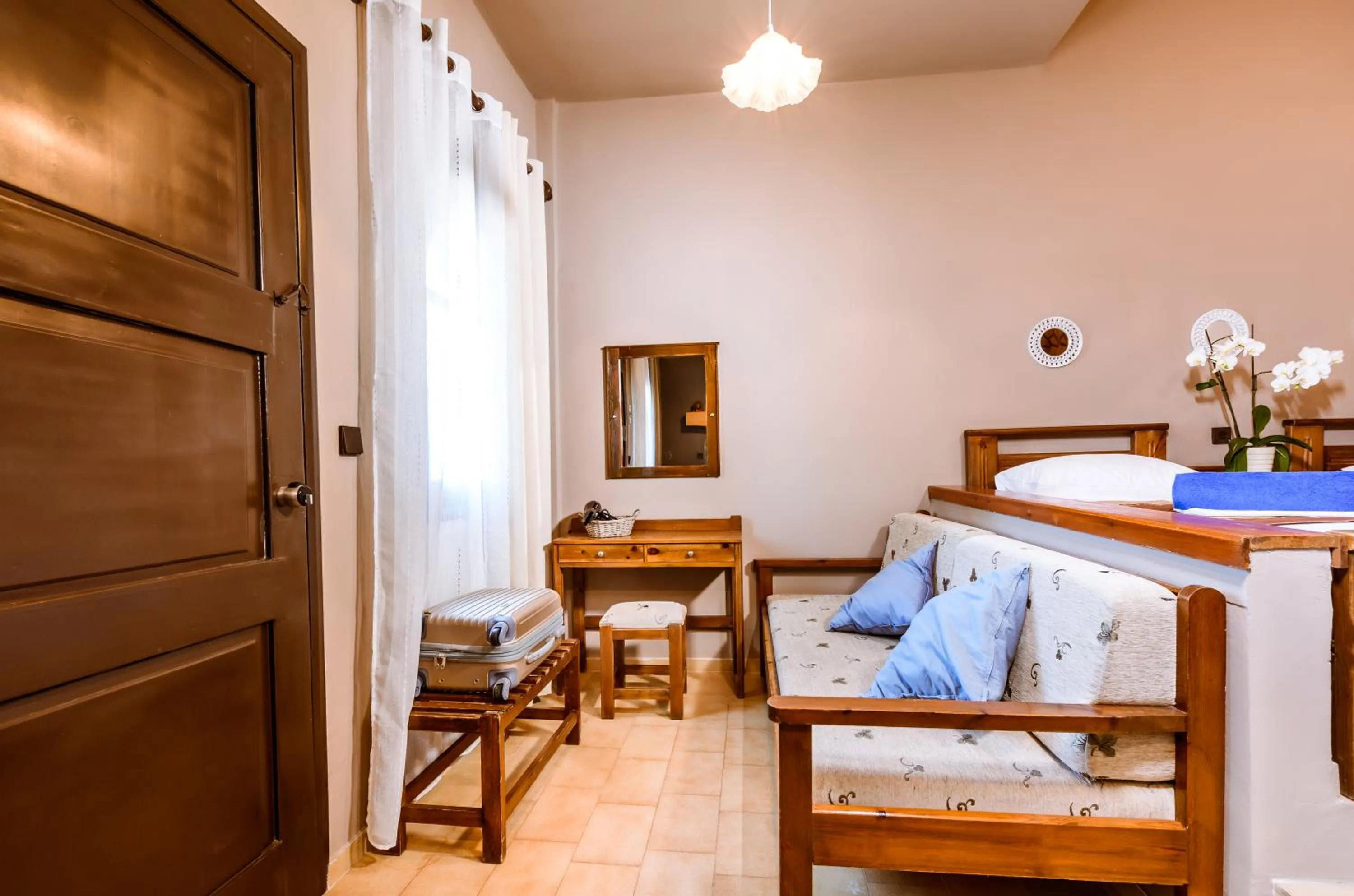 Bed in Gregory Village Sea View