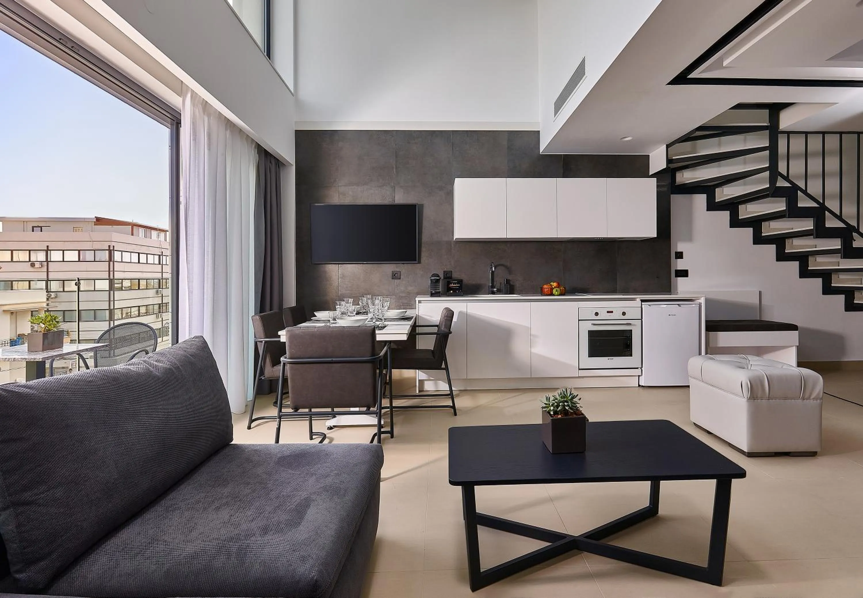 Kitchen or kitchenette in City Lion by Semavί