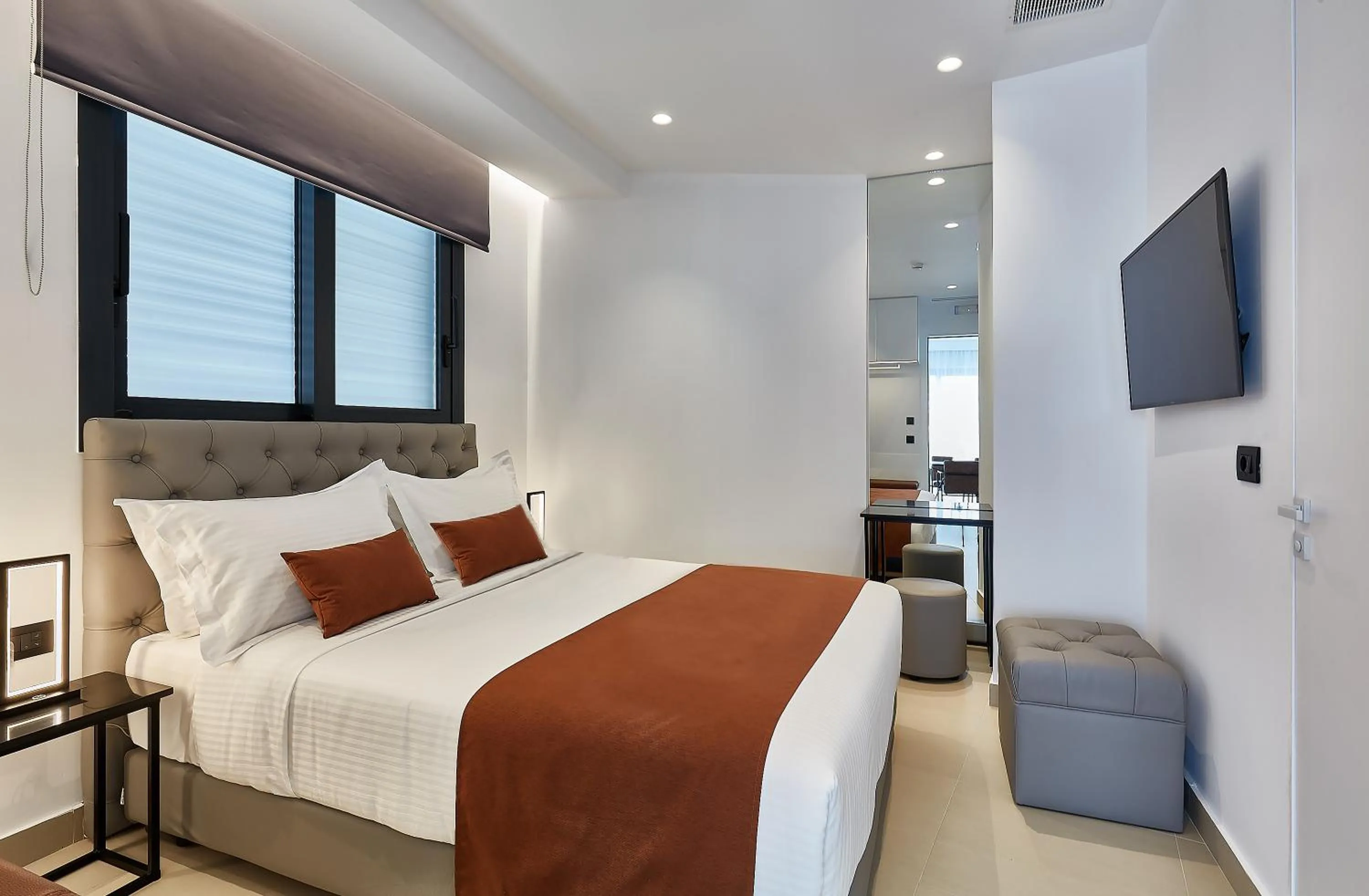 Bed in City Lion by Semavί