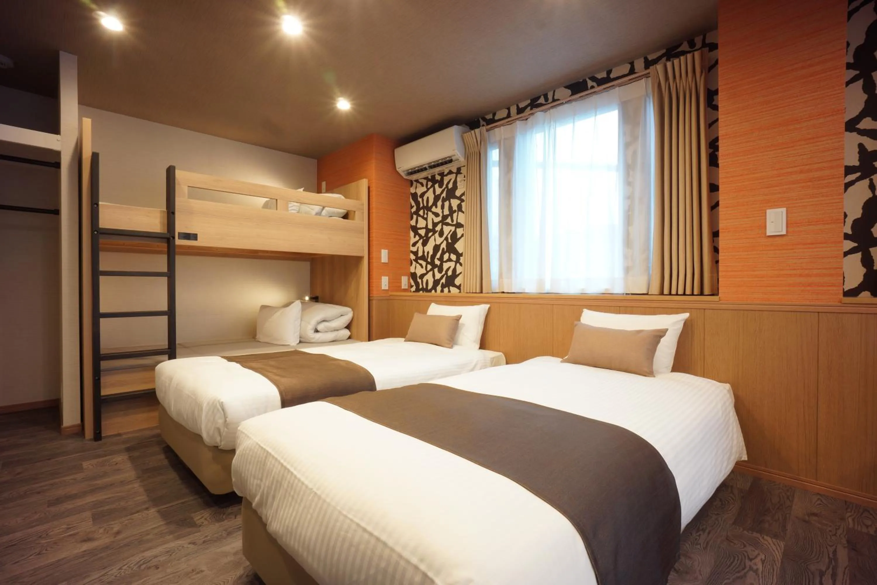 bunk bed, Bed in WIRES HOTEL James zaka