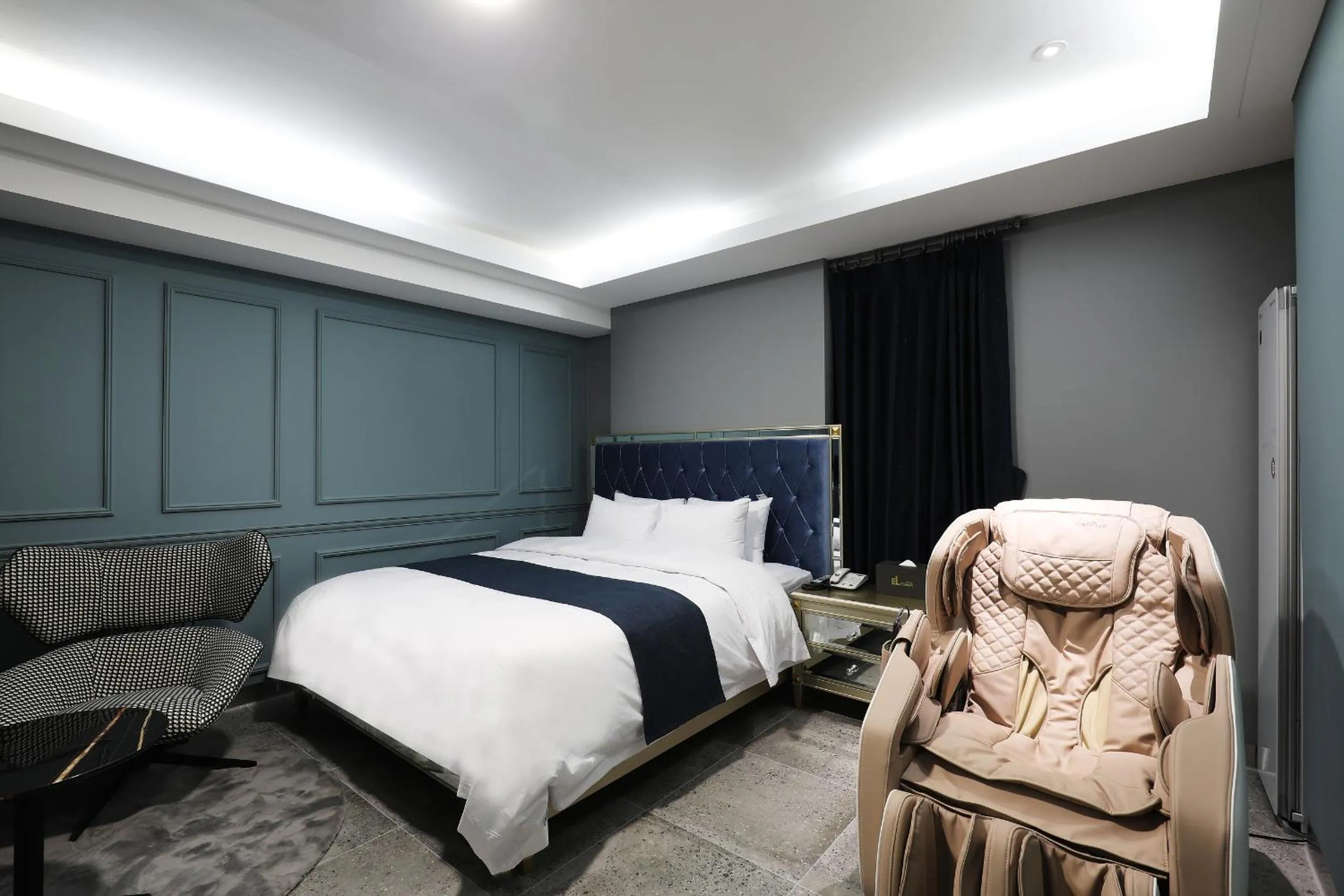 Bed in El Tower Hotel