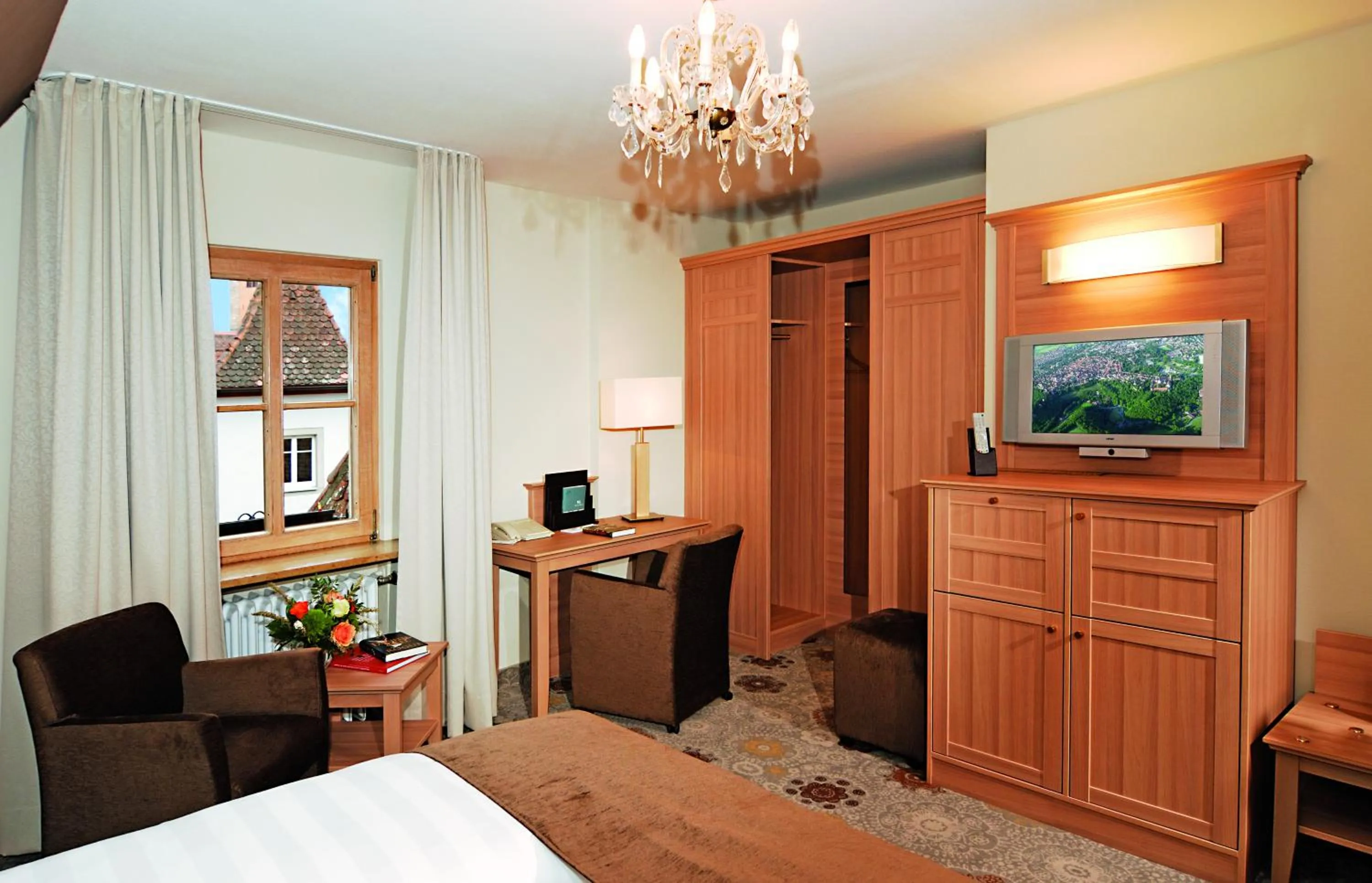 Bedroom, Bed in Burghotel