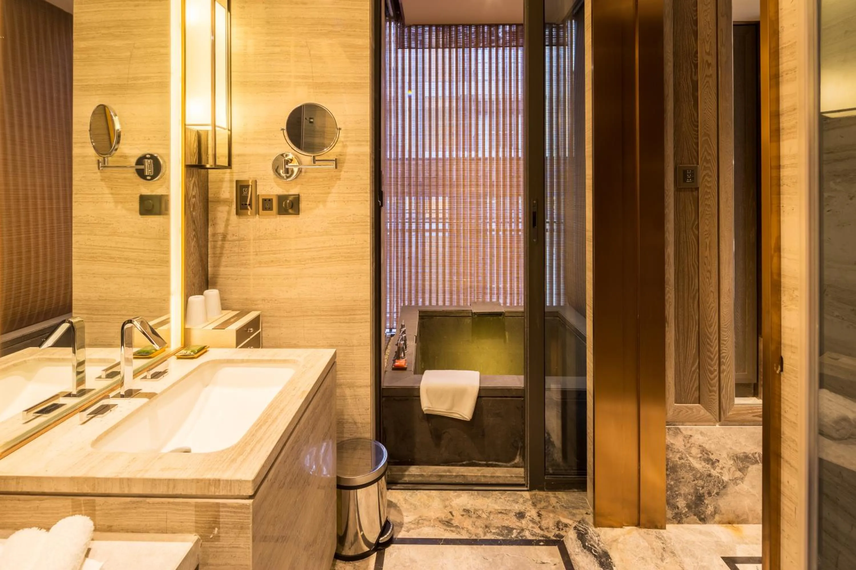 Bathroom in Radisson Chongqing South Hot Spring