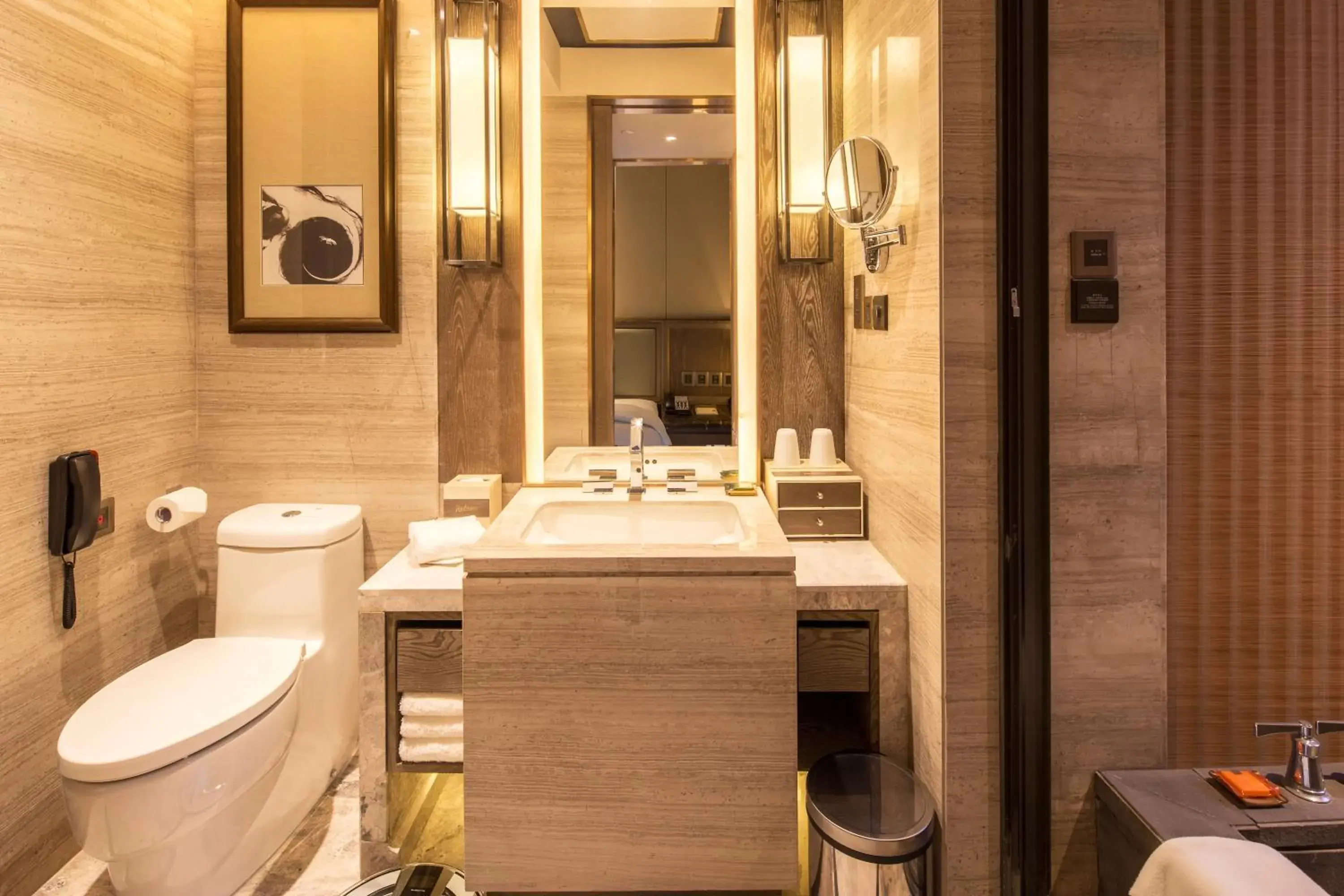 Business Room with Garden View in Radisson Chongqing South Hot Spring Business Room with Garden View in Radisson Chongqing South Hot Spring