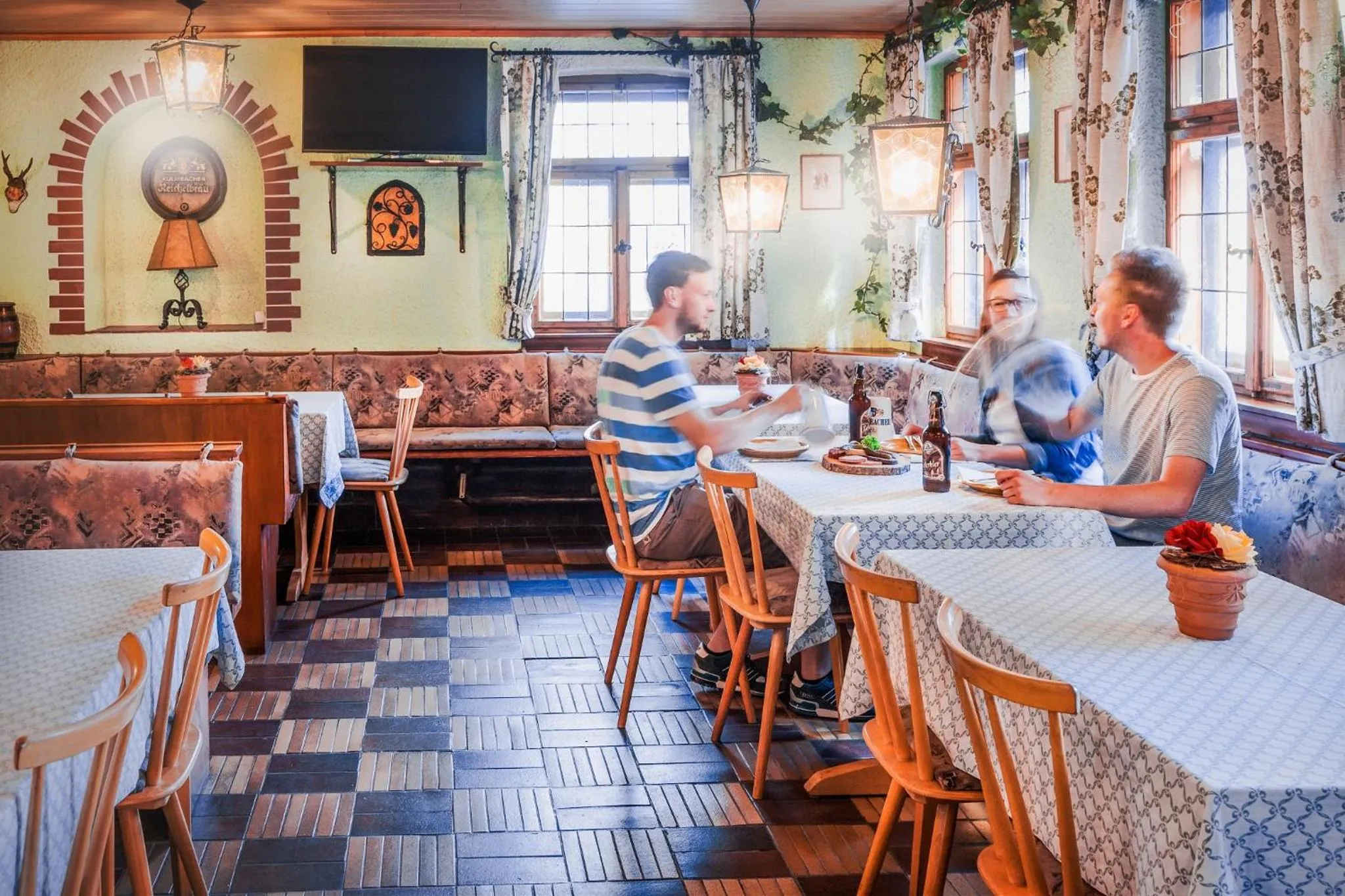 Restaurant/places to eat in Hotel Ertl