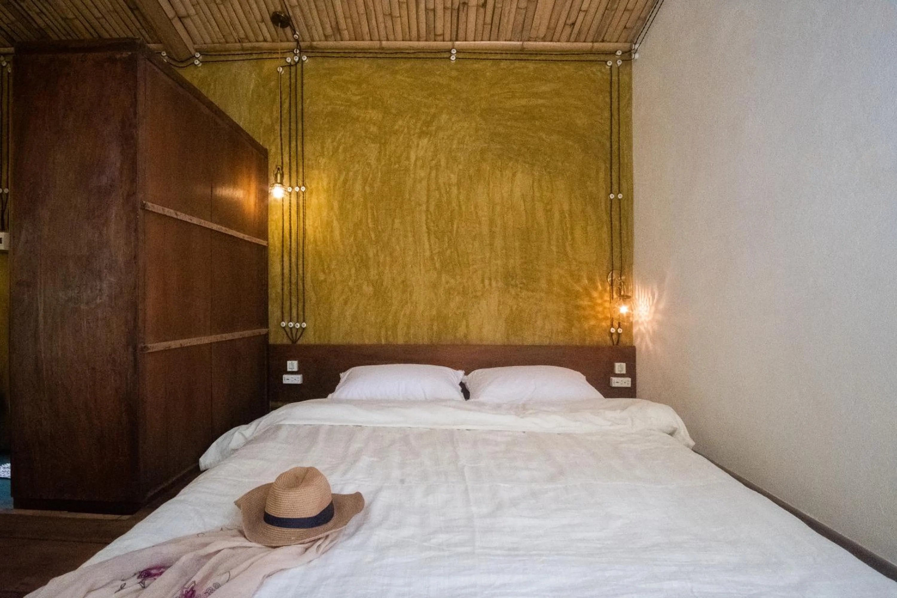 Photo of the whole room, Bed in Leranda Homestay