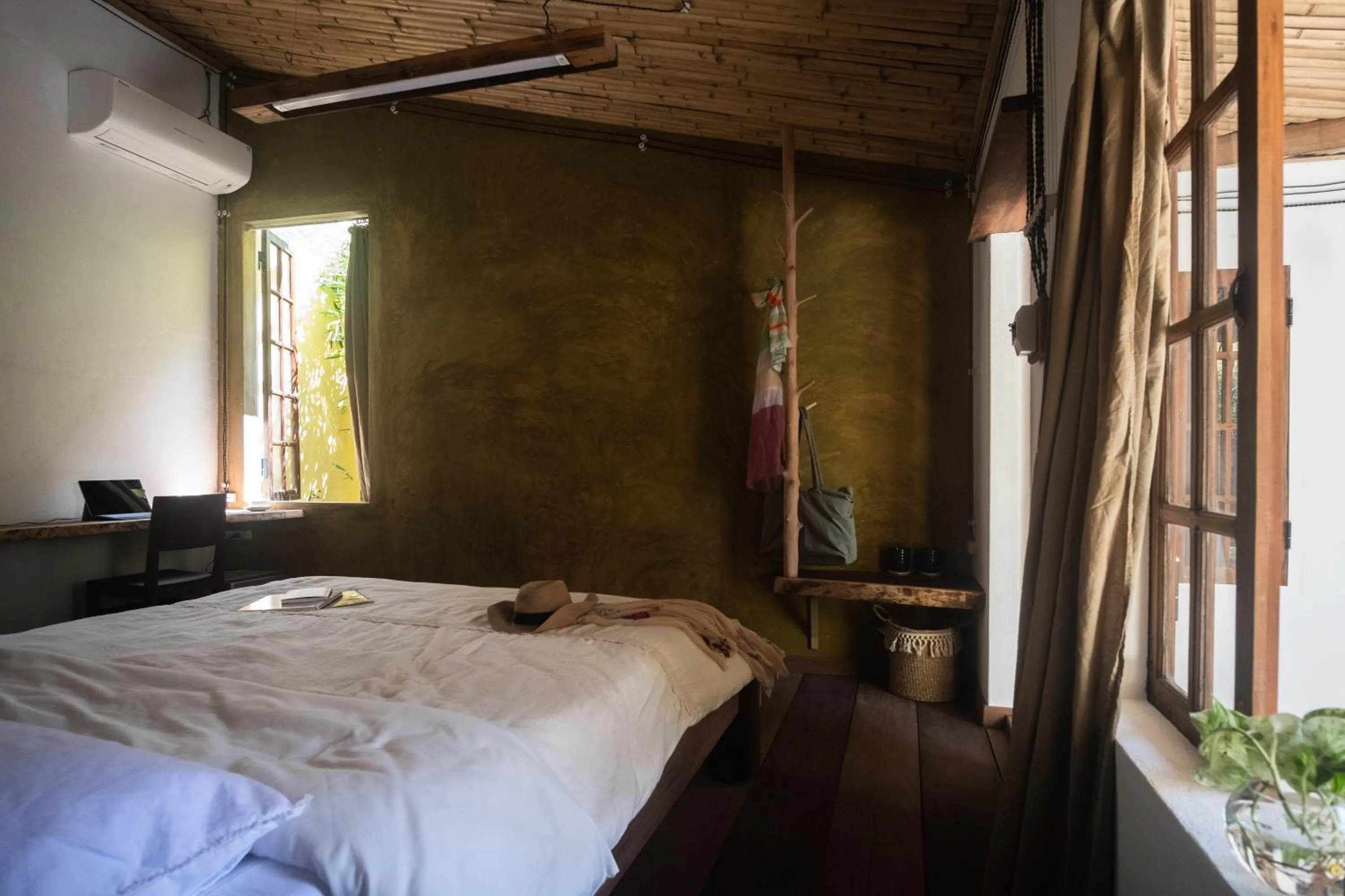 Decorative detail, Bed in Leranda Homestay