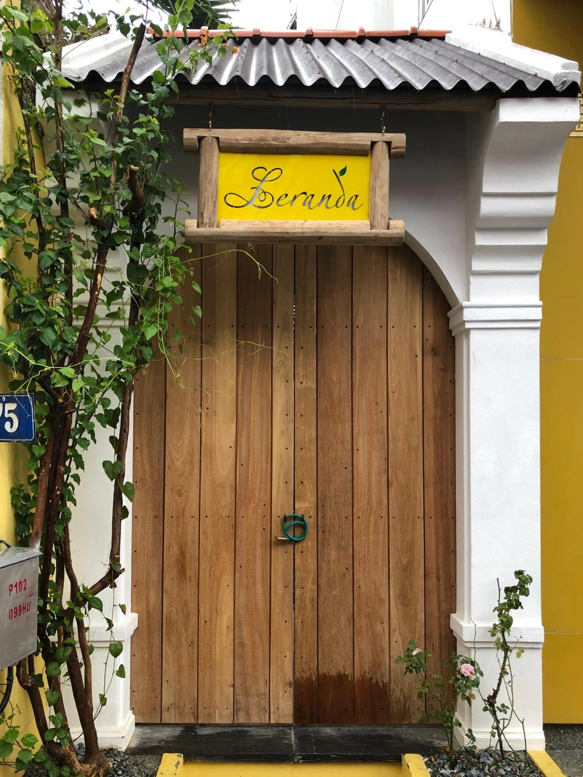 Facade/entrance in Leranda Homestay