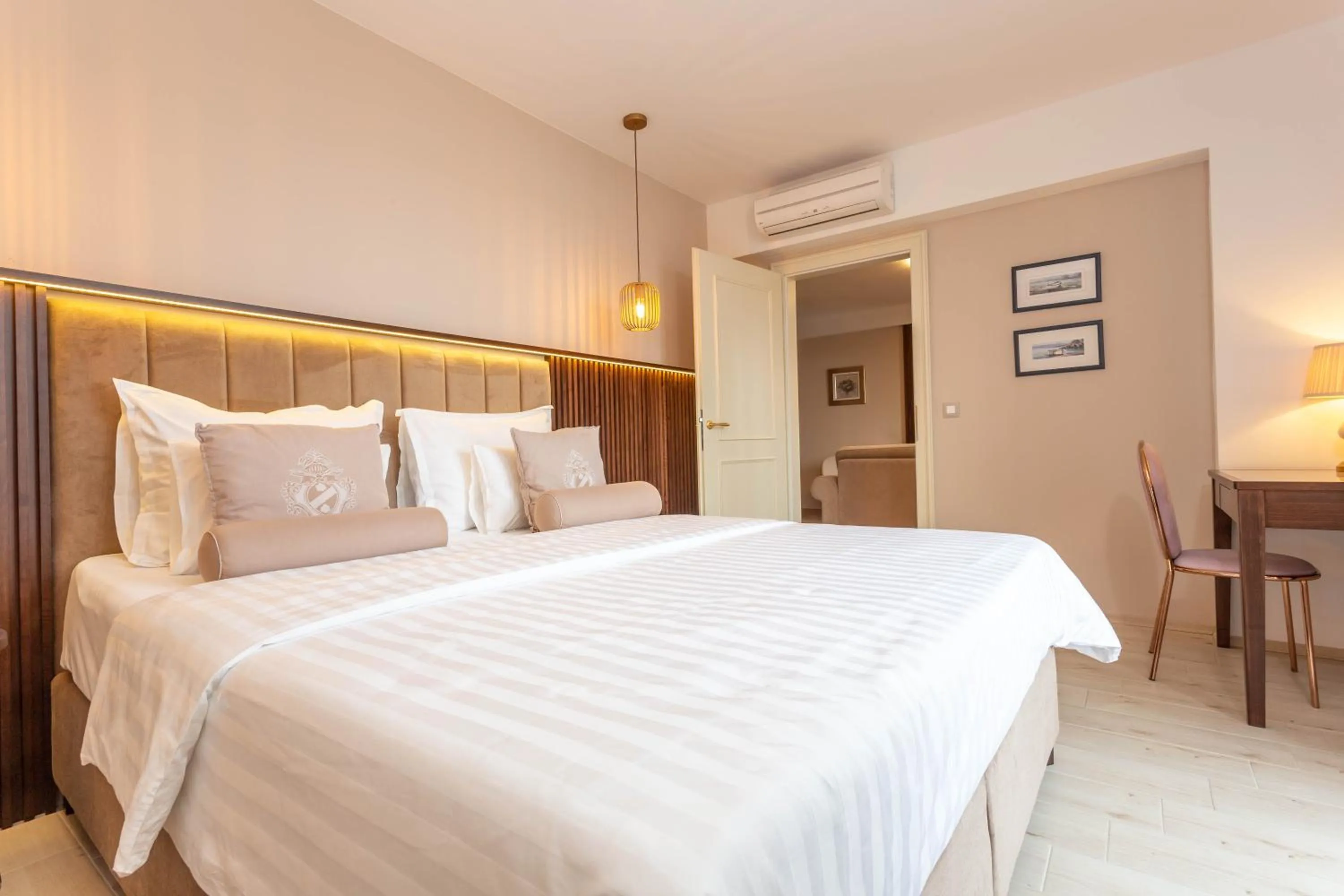 Bed in Heritage Hotel Park Hvar