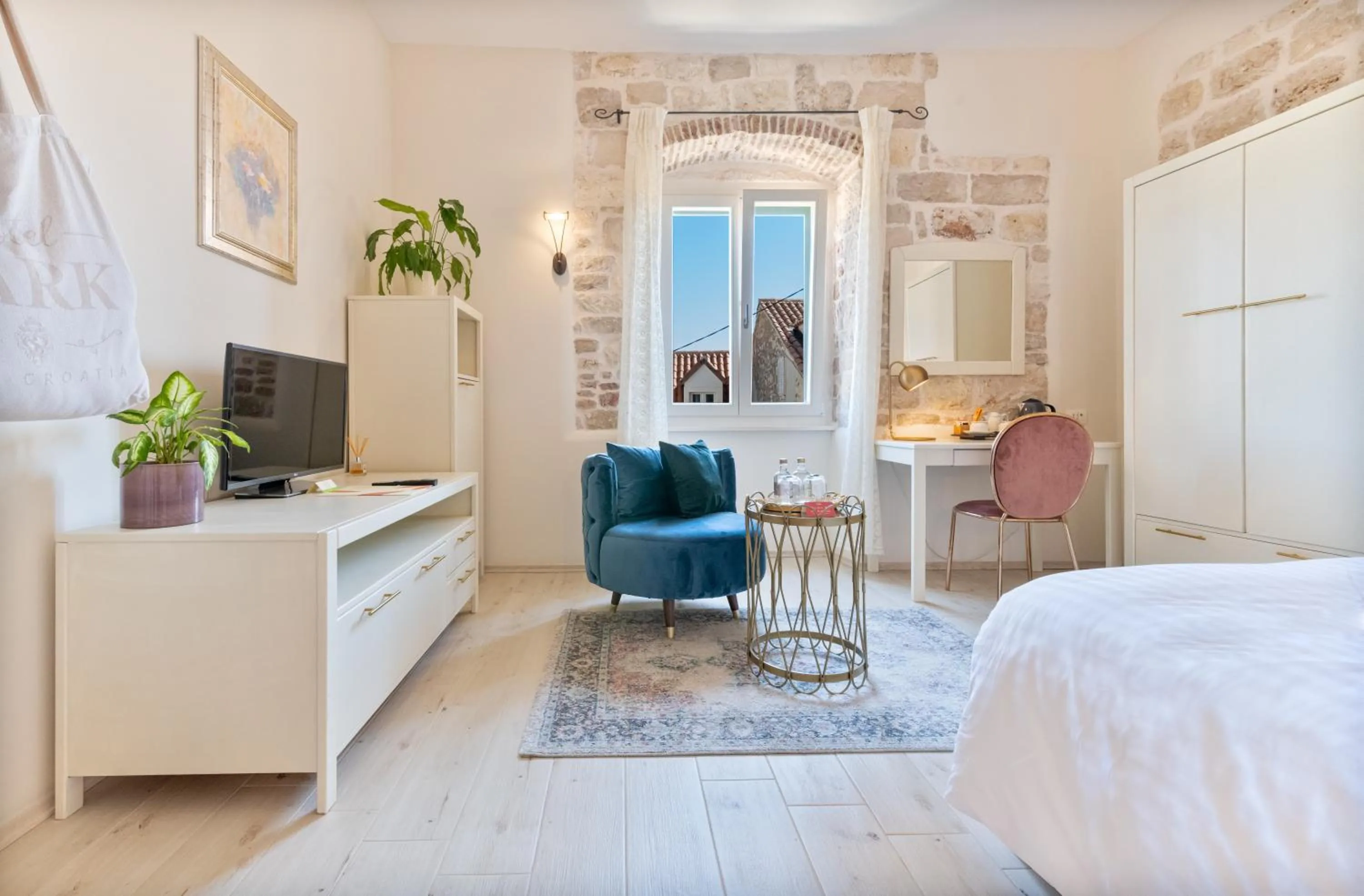 Living room, Bed in Heritage Hotel Park Hvar