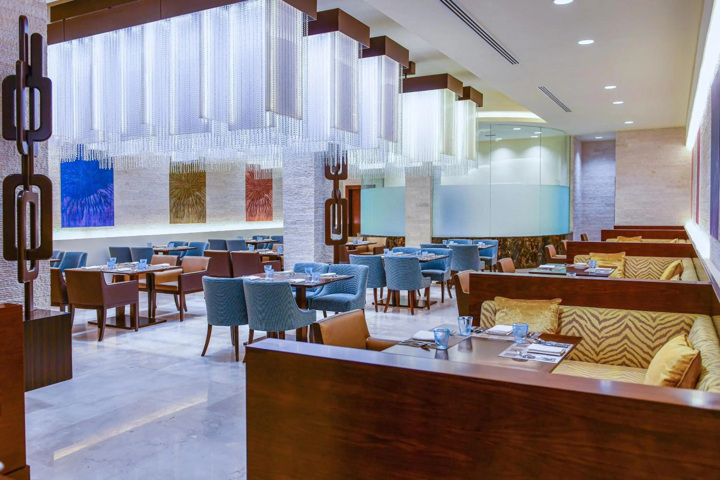 Restaurant/places to eat in Grand Millennium Tabuk