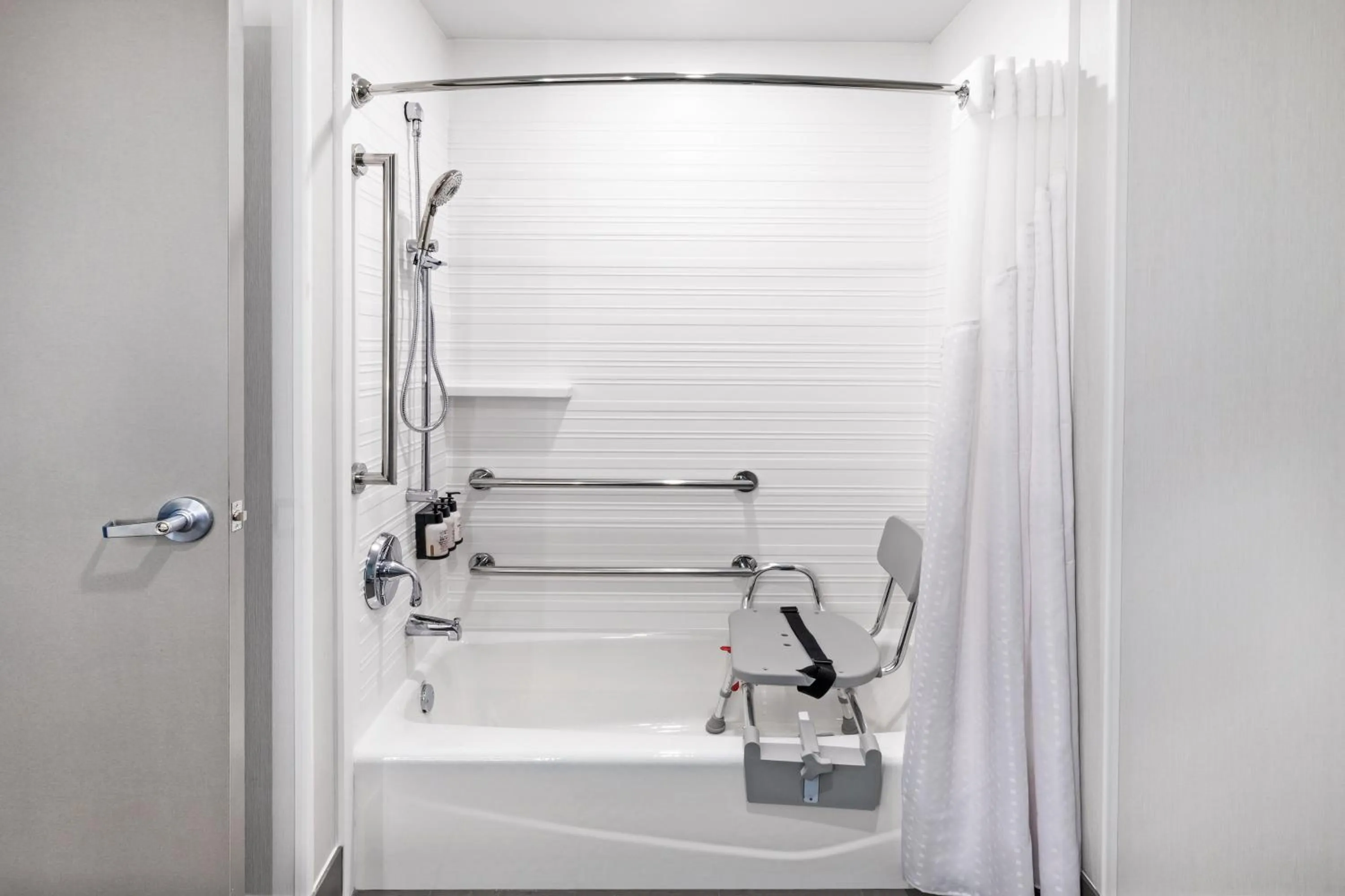 Photo of the whole room in avid hotel - Bentonville - Rogers by IHG