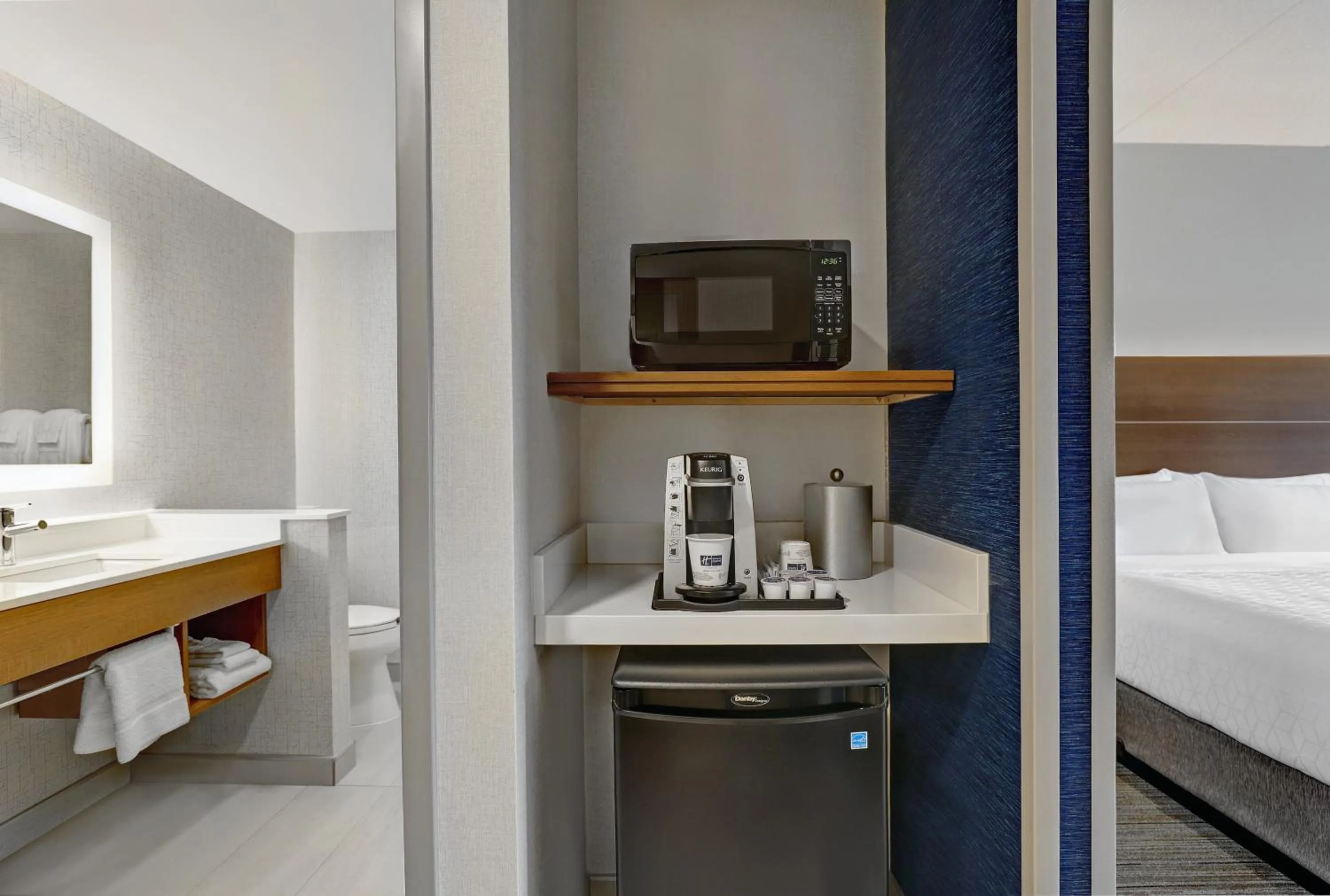 Photo of the whole room, Bed in Holiday Inn Express & Suites - Port Elgin