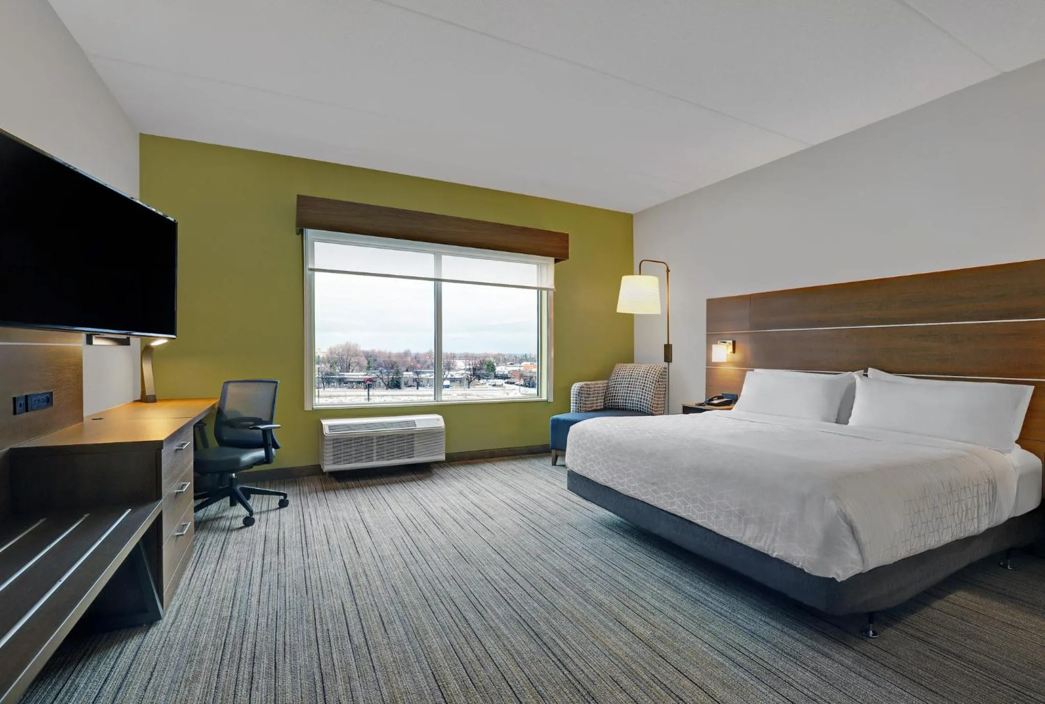 Photo of the whole room, Bed in Holiday Inn Express & Suites - Collingwood