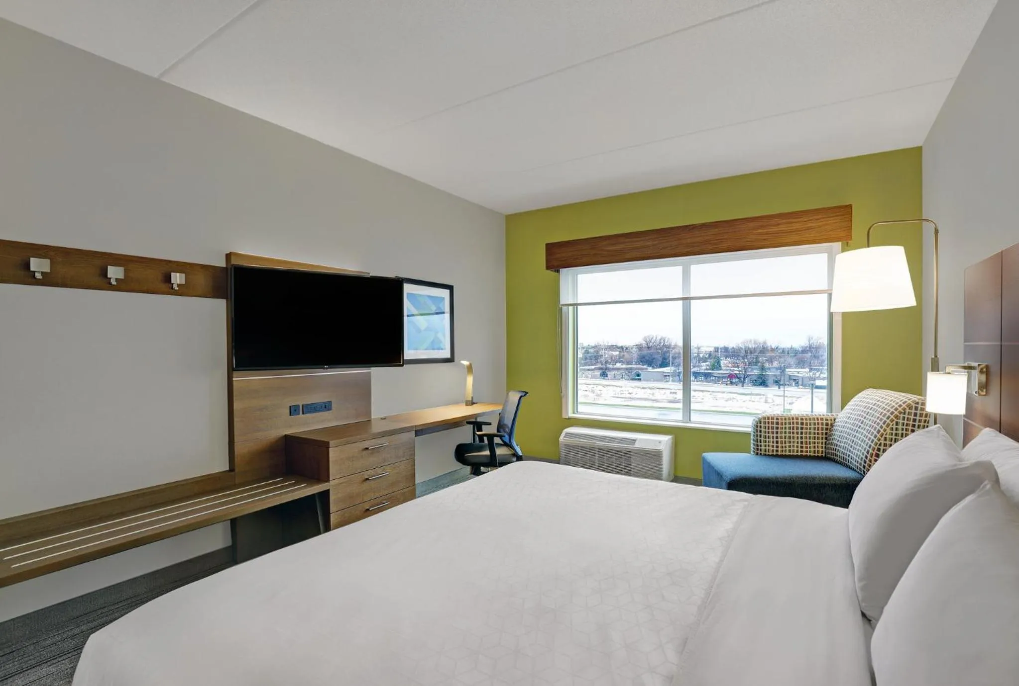 Photo of the whole room, Bed in Holiday Inn Express & Suites - Collingwood