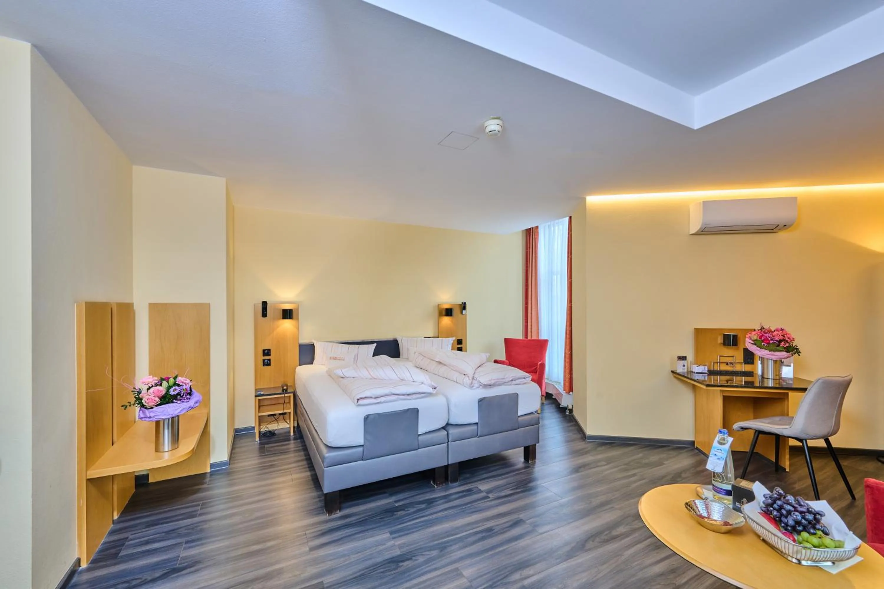 Bedroom, Bed in Hotel Theresientor