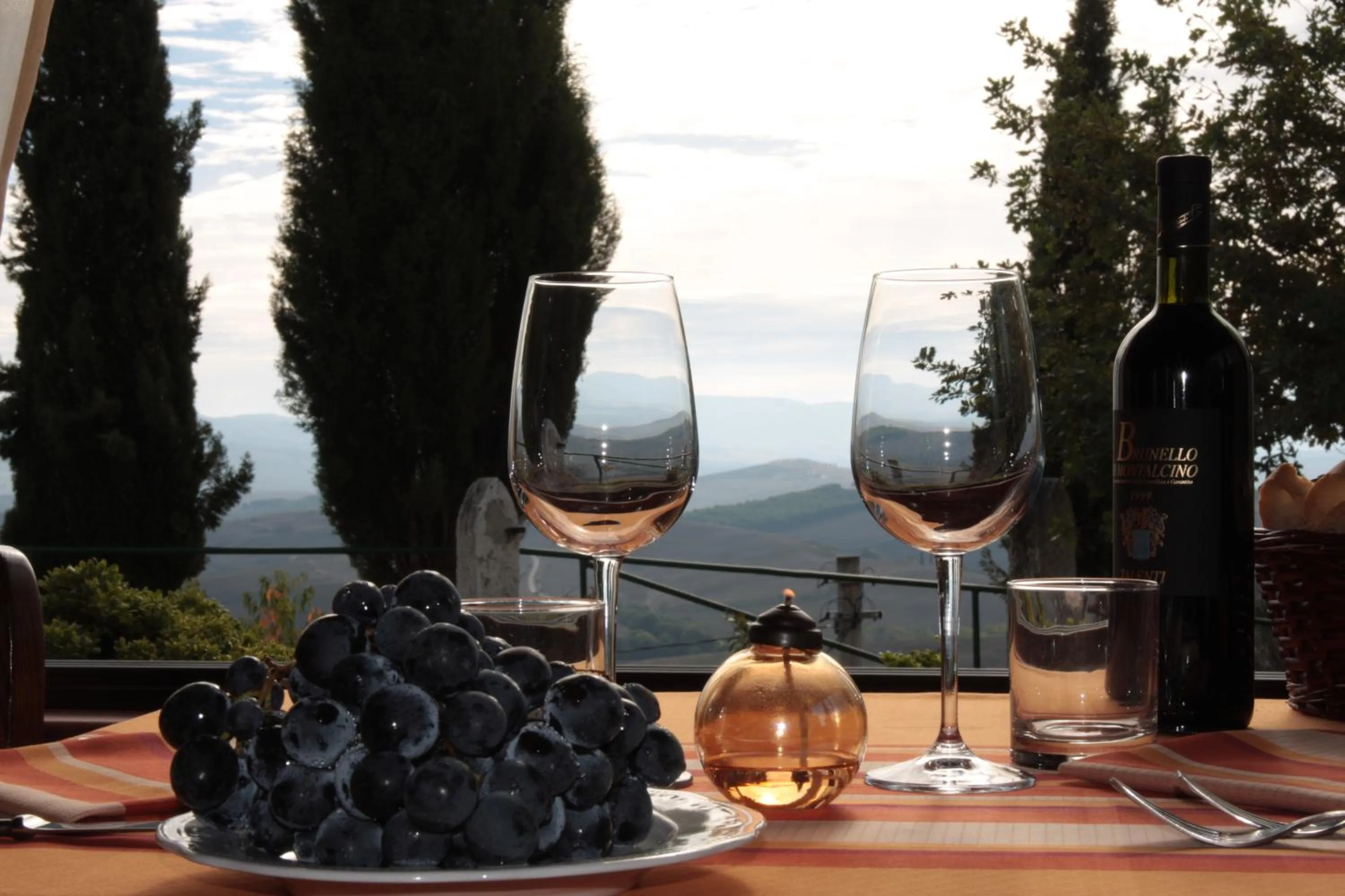 Restaurant/places to eat in Casanova - Panoramic Rooms and Suites