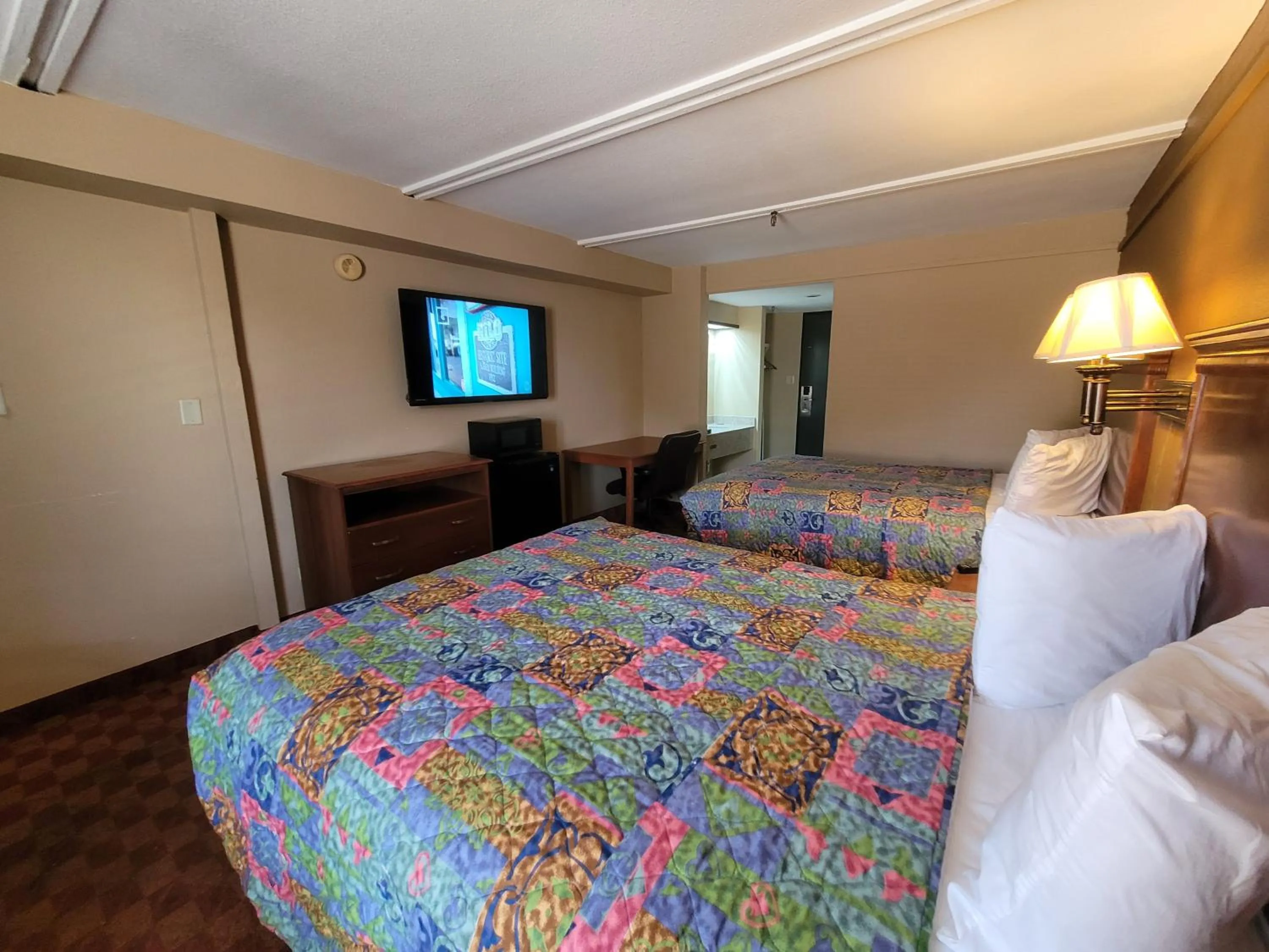 TV and multimedia, Bed in Stay Express Inn Athens