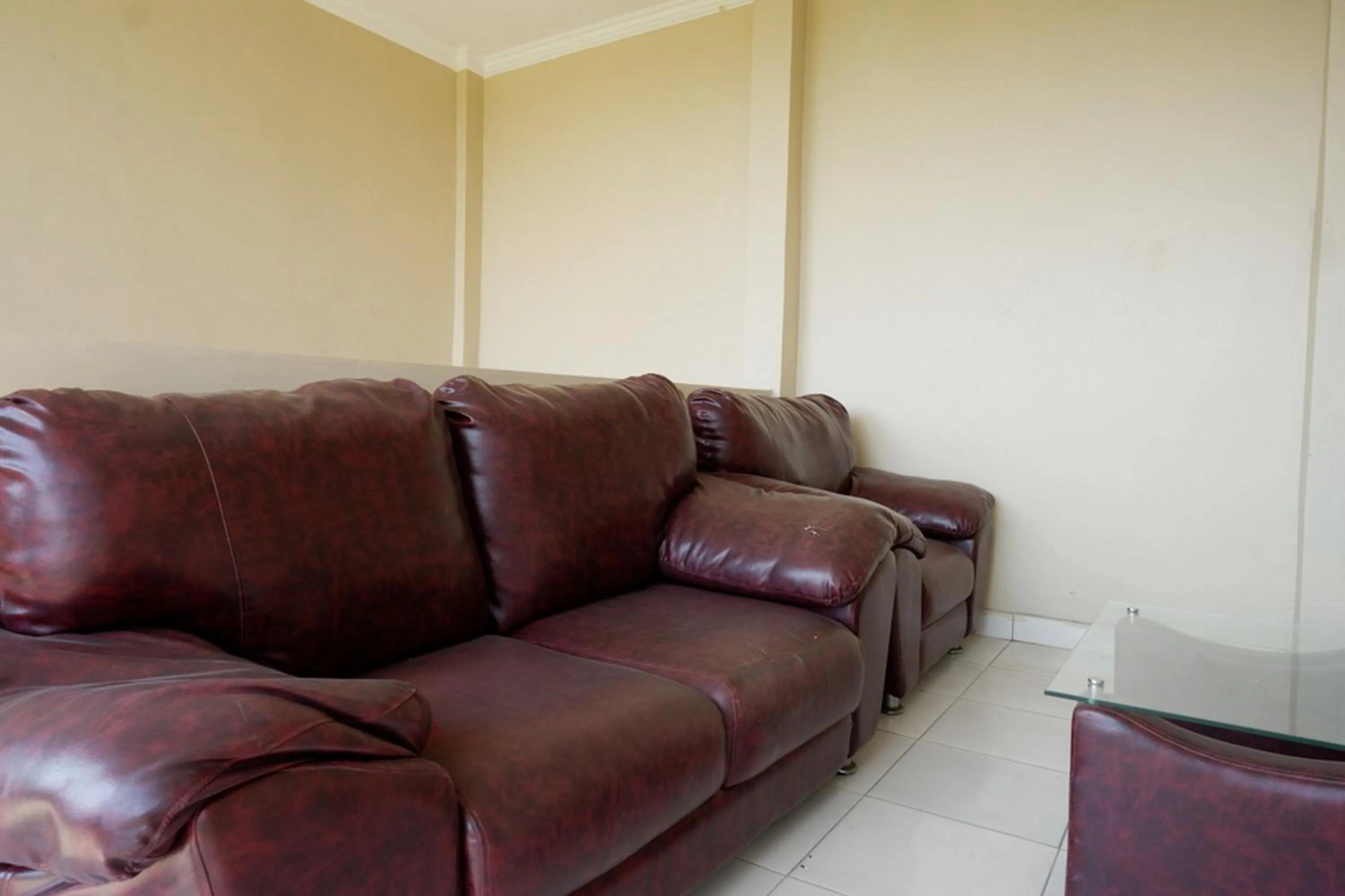 RedDoorz near Padang Golf Adisucipto