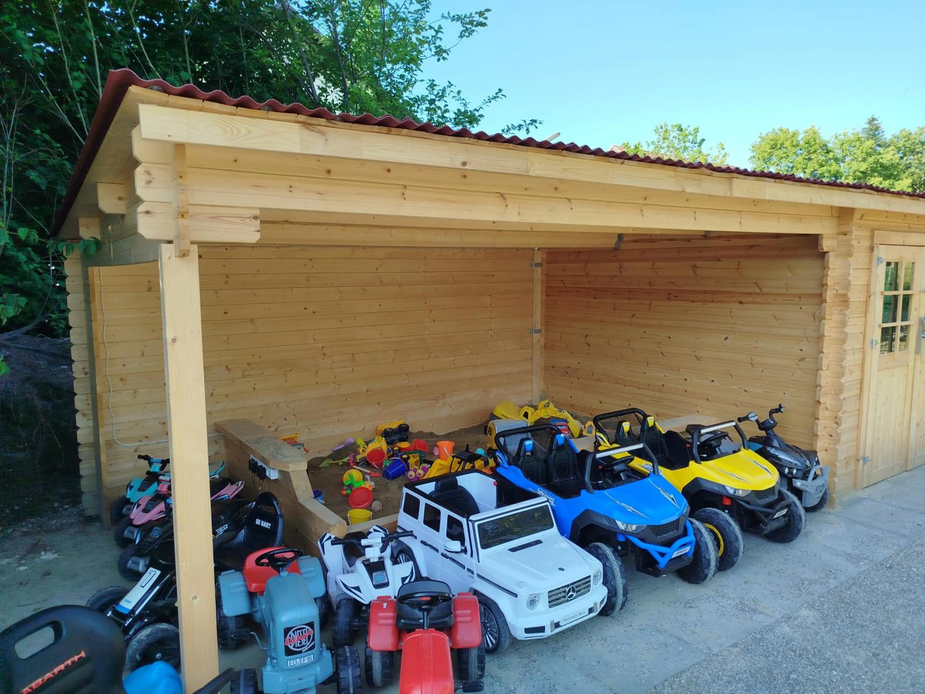Children play ground in Familienhotel nahe der Therme Erding