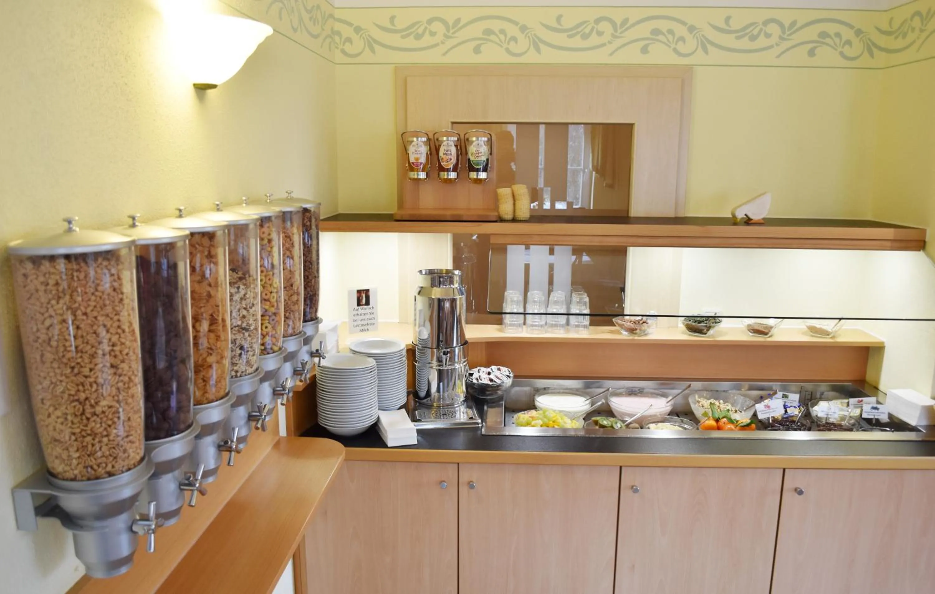 Buffet breakfast in Familienhotel nahe der Therme Erding