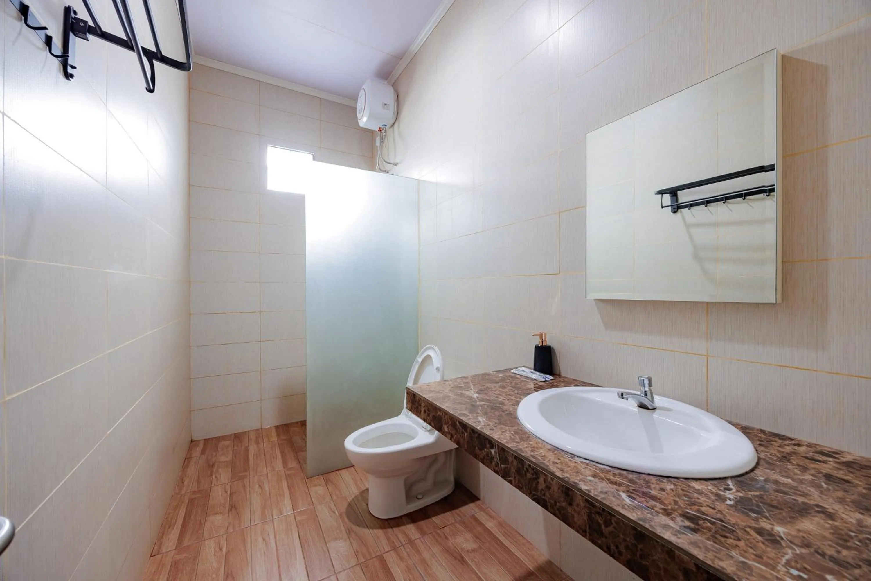 Bathroom in RedDoorz near Exit Toll Sirkuit Sentul