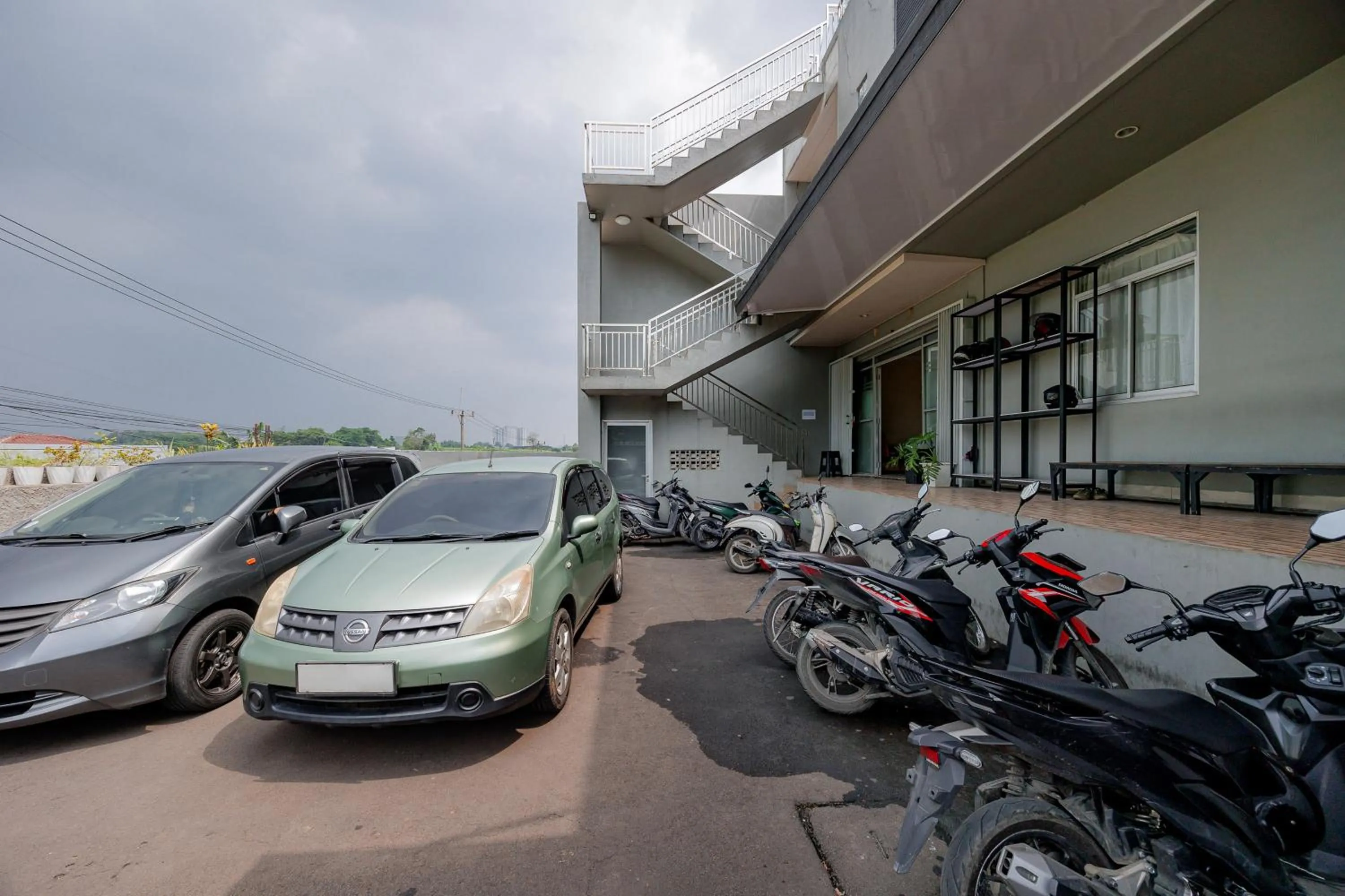 Parking in RedDoorz near Exit Toll Sirkuit Sentul
