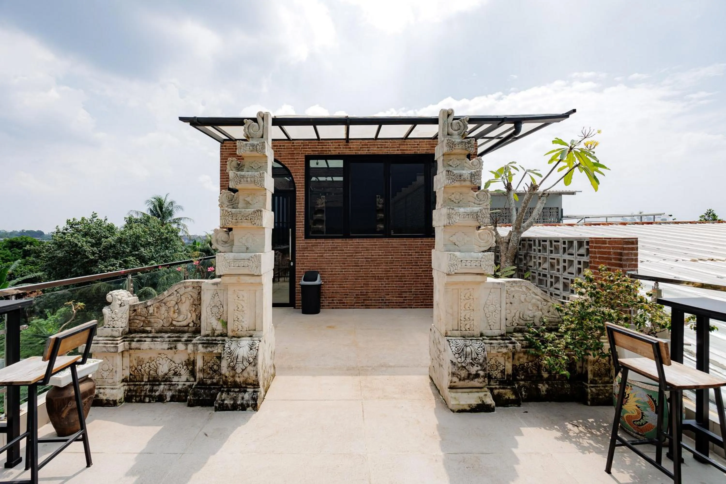 Property building in RedDoorz near Exit Toll Sirkuit Sentul