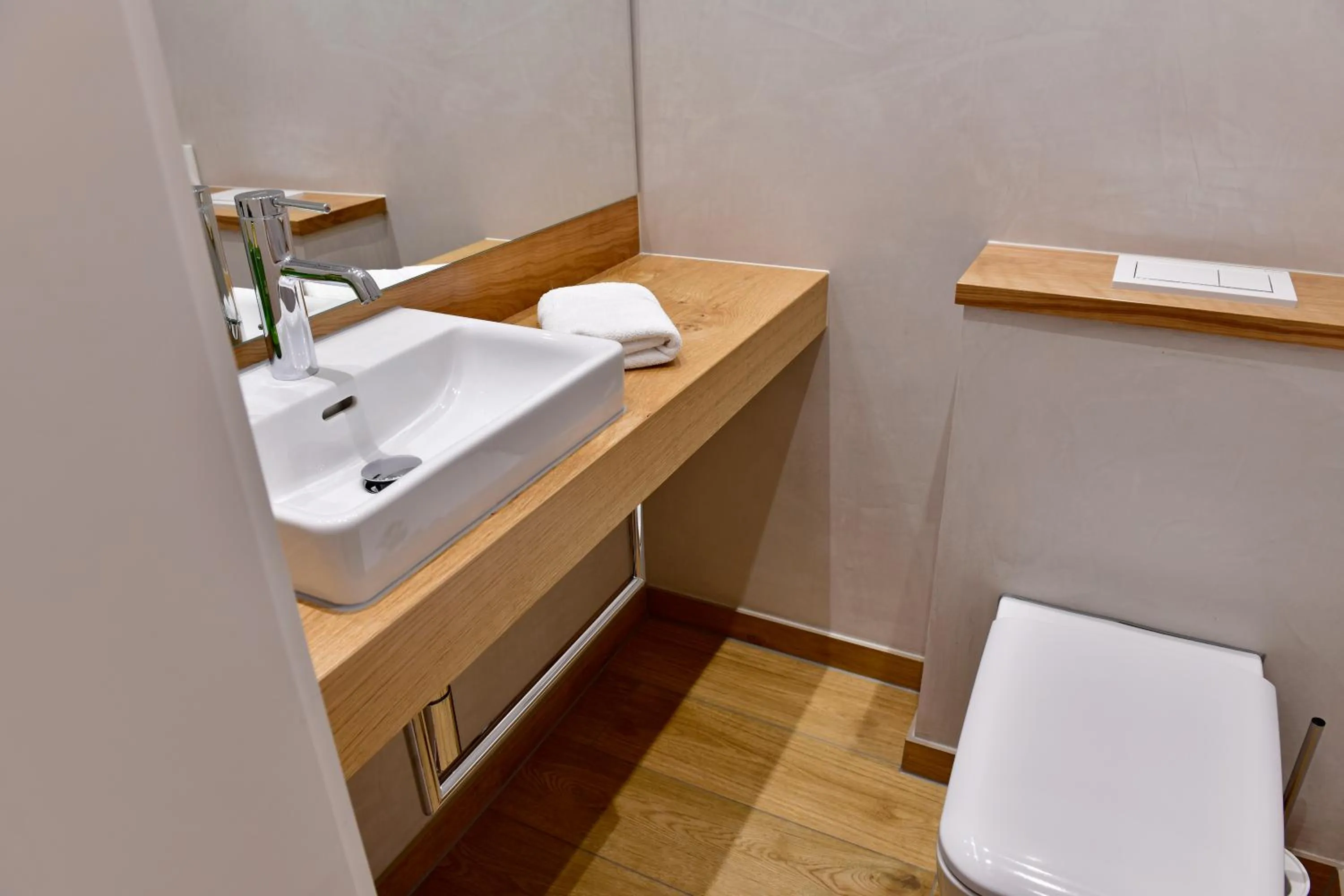 Toilet in Romantik Hotel Markusturm