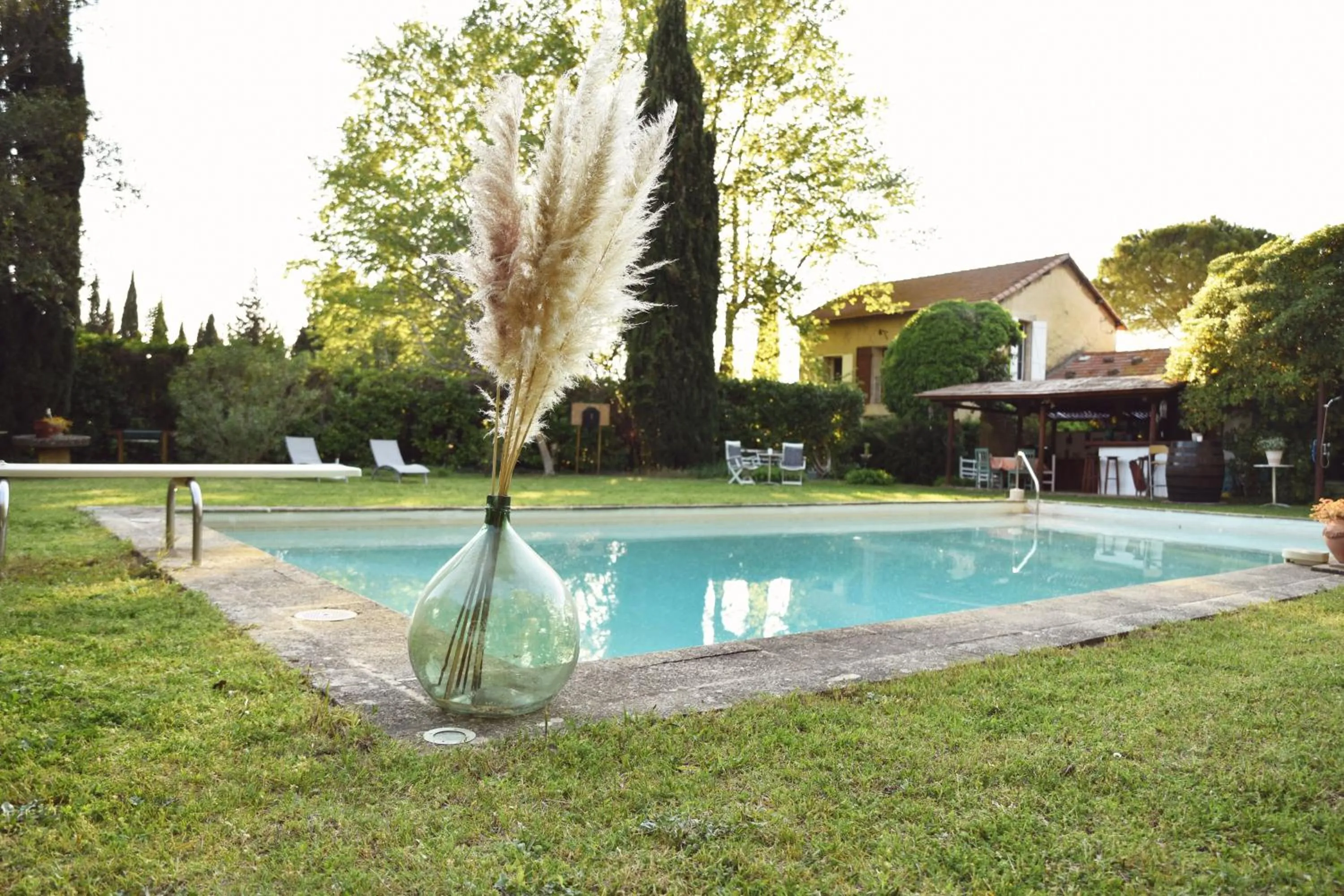 Swimming pool in Embarben Maison d'hôtes