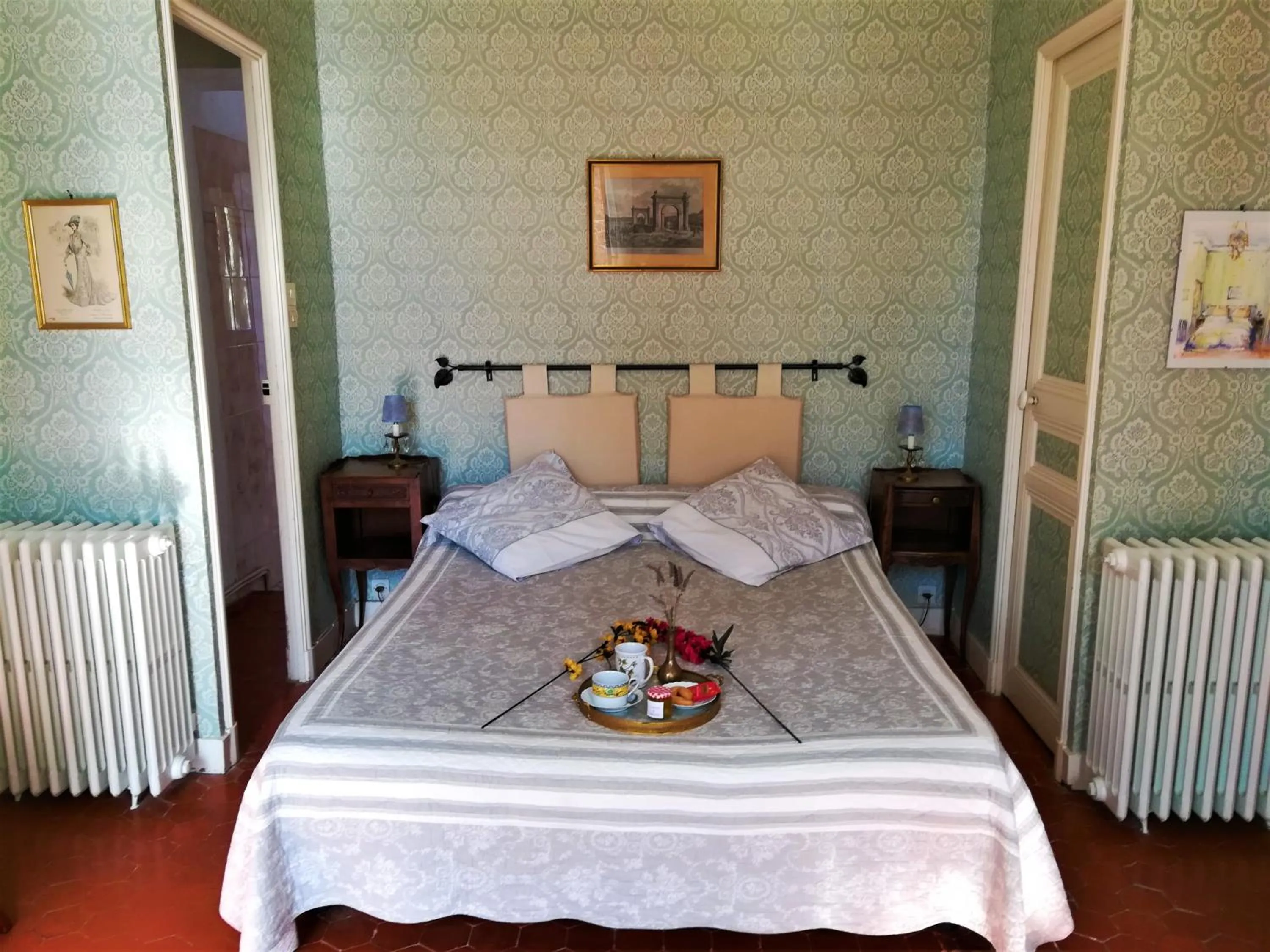 Photo of the whole room, Bed in Embarben Maison d'hôtes