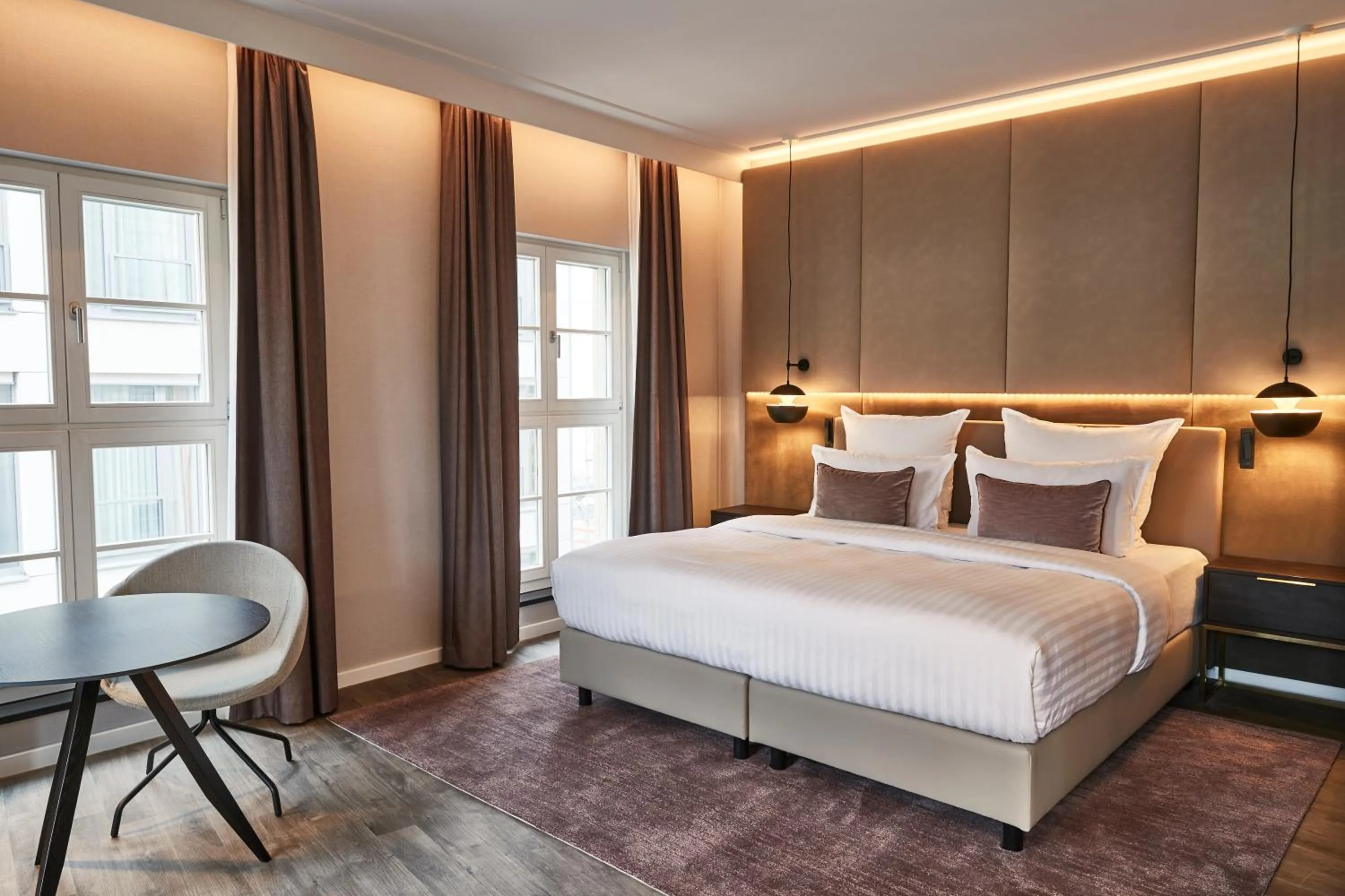 Day, Bed in Steigenberger Hotel de Saxe