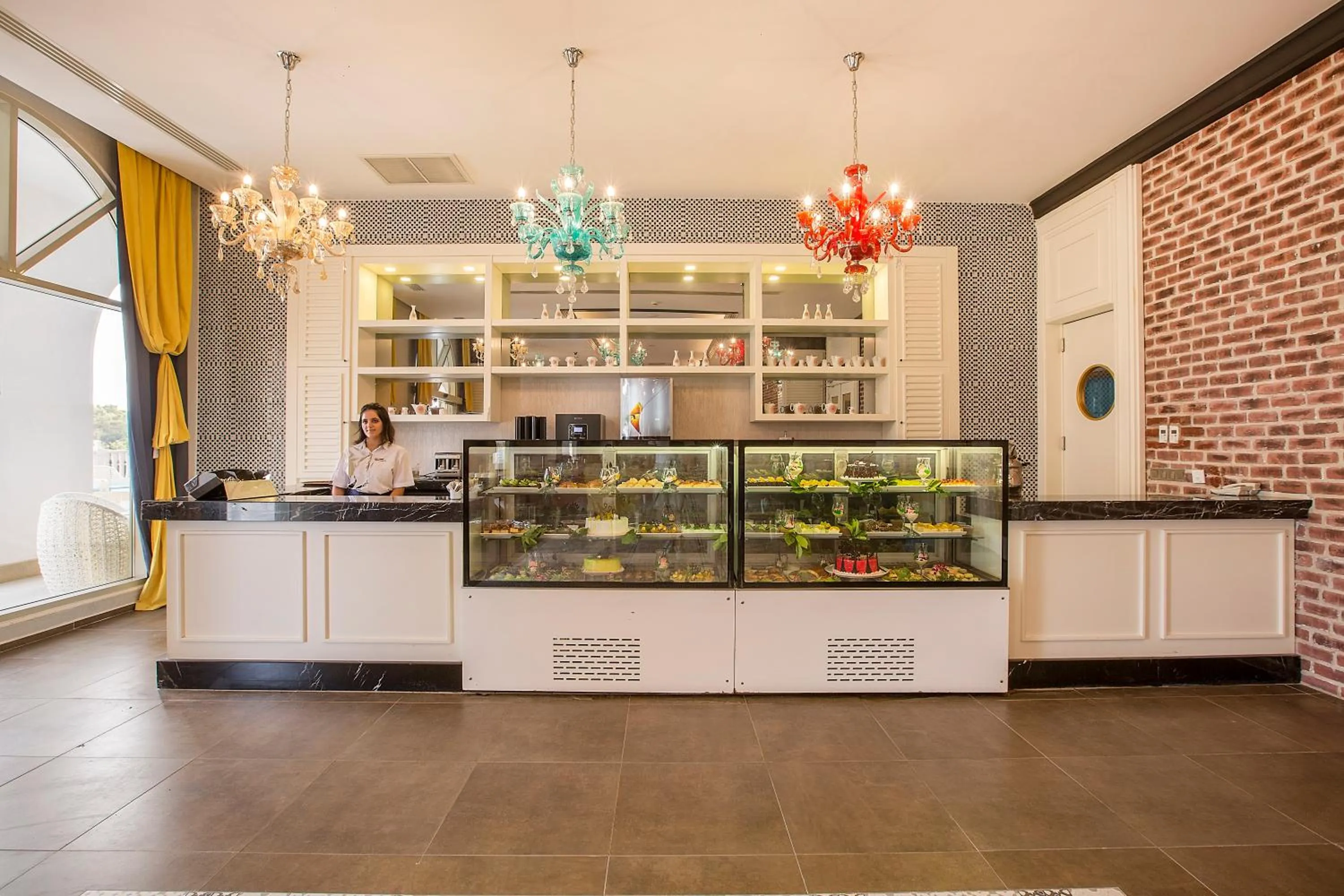 Lounge or bar in J'adore Deluxe Hotel & Spa Ultra All Inclusive