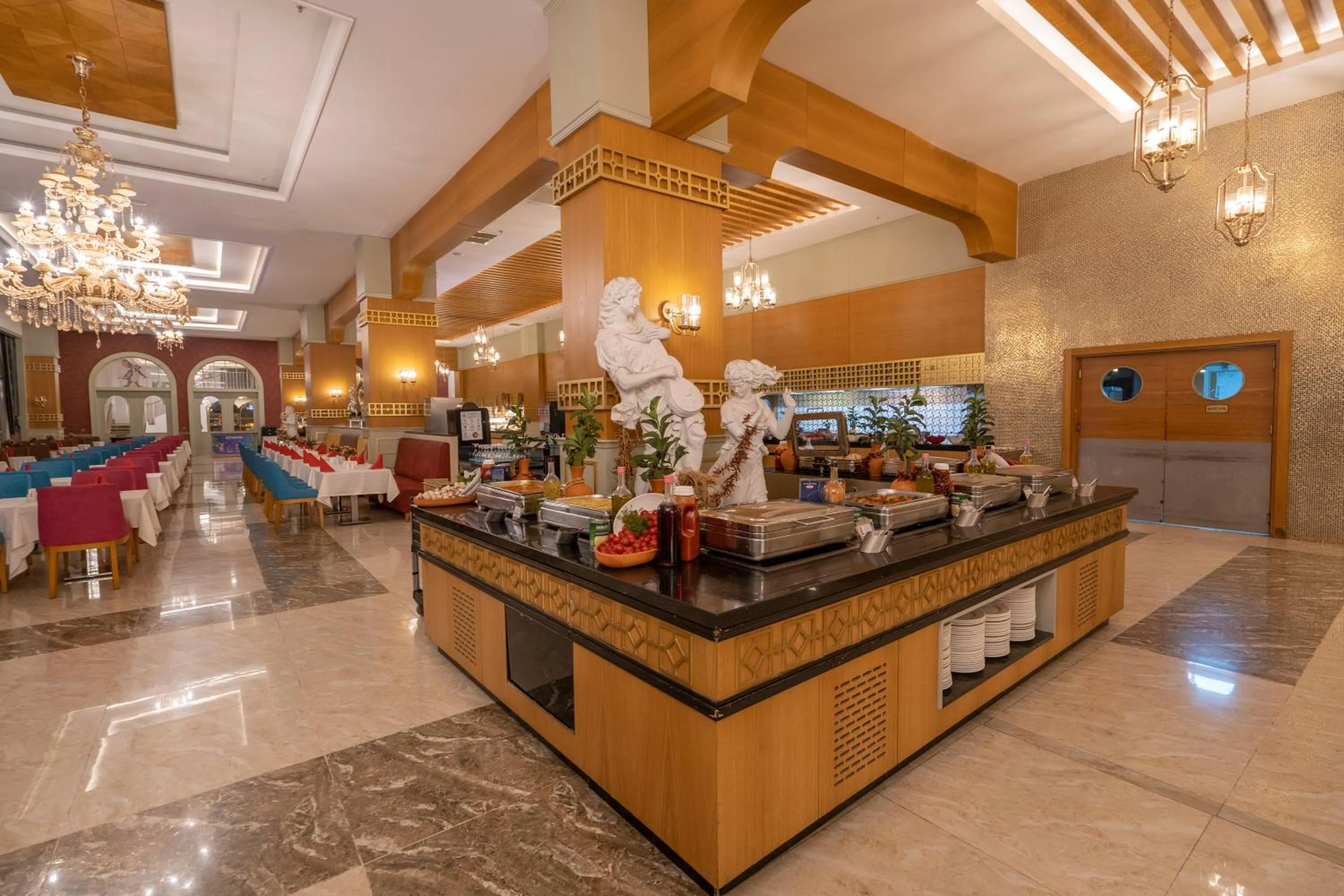 Restaurant/places to eat in J'adore Deluxe Hotel & Spa Ultra All Inclusive