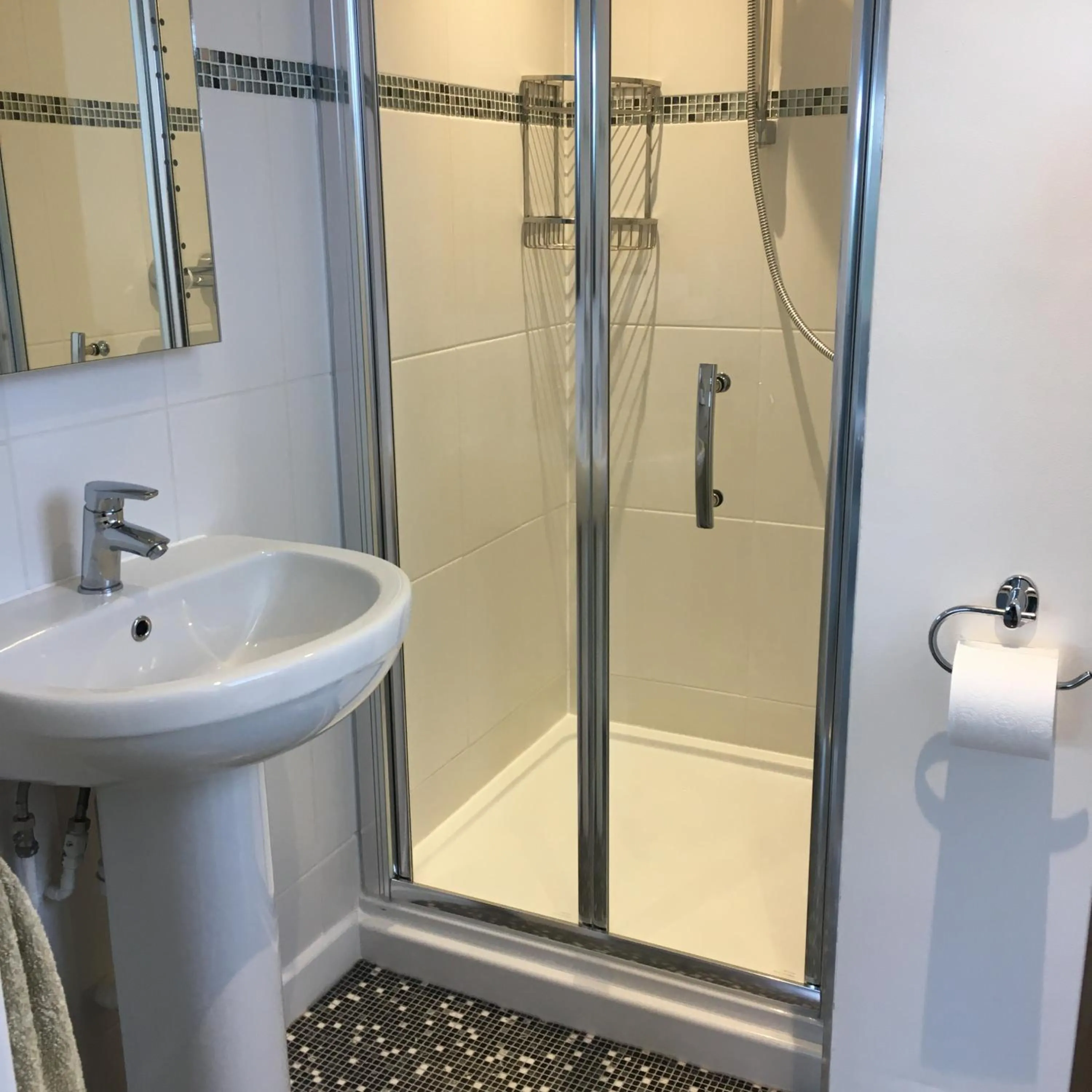 Shower in Kerryanna Country House Bed and Breakfast