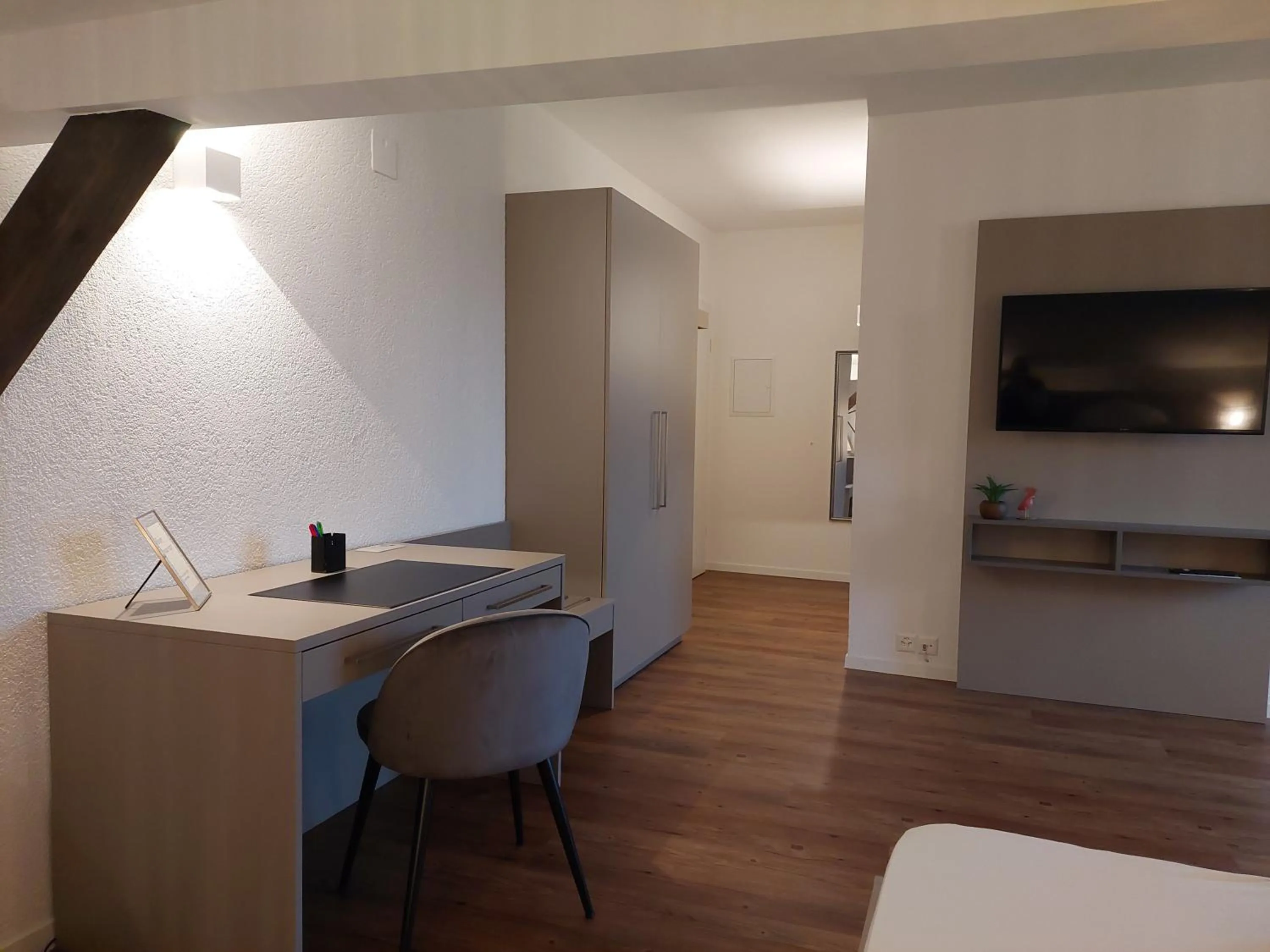 Photo of the whole room in Apart-Hôtel Pont-de-Thielle