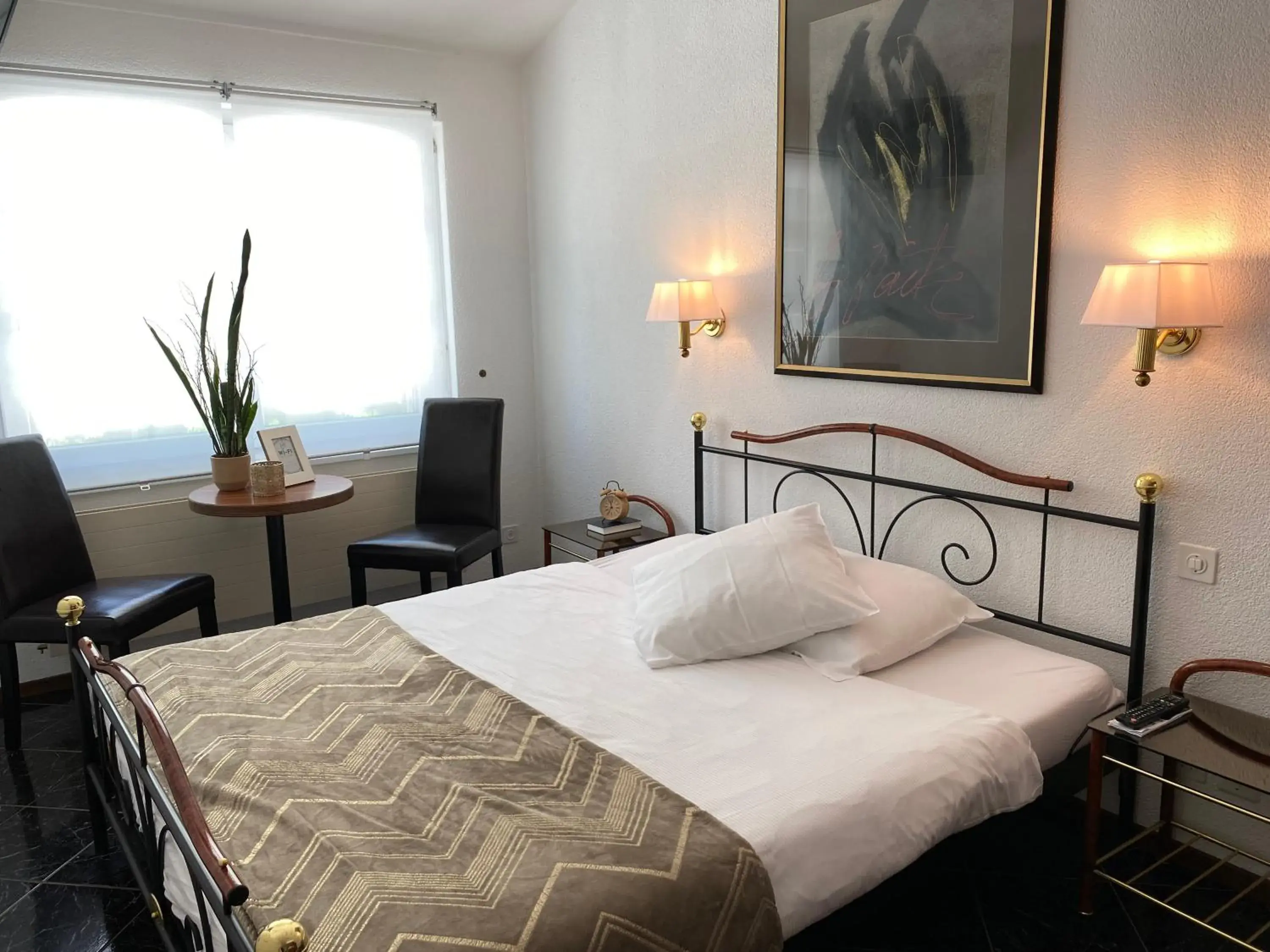 Double Room with Garden View - single occupancy in Apart-Hôtel Pont-de-Thielle Double Room with Garden View - single occupancy in Apart-Hôtel Pont-de-Thielle
